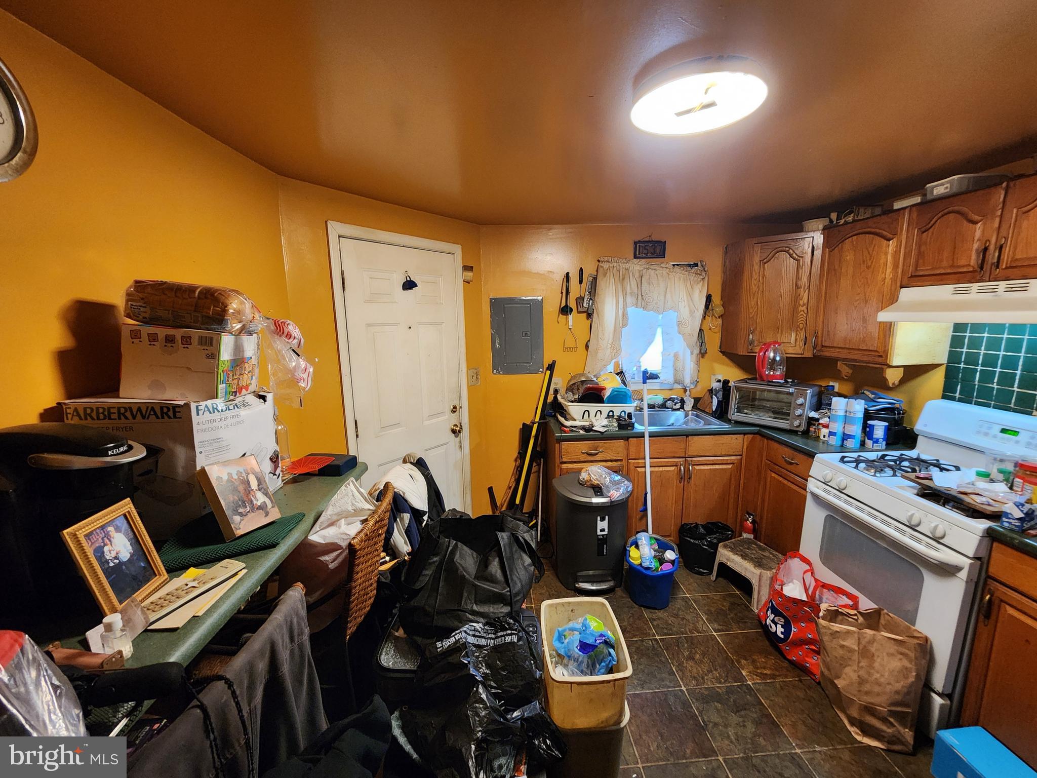 SANDTOWN-WINCHESTER - Residential