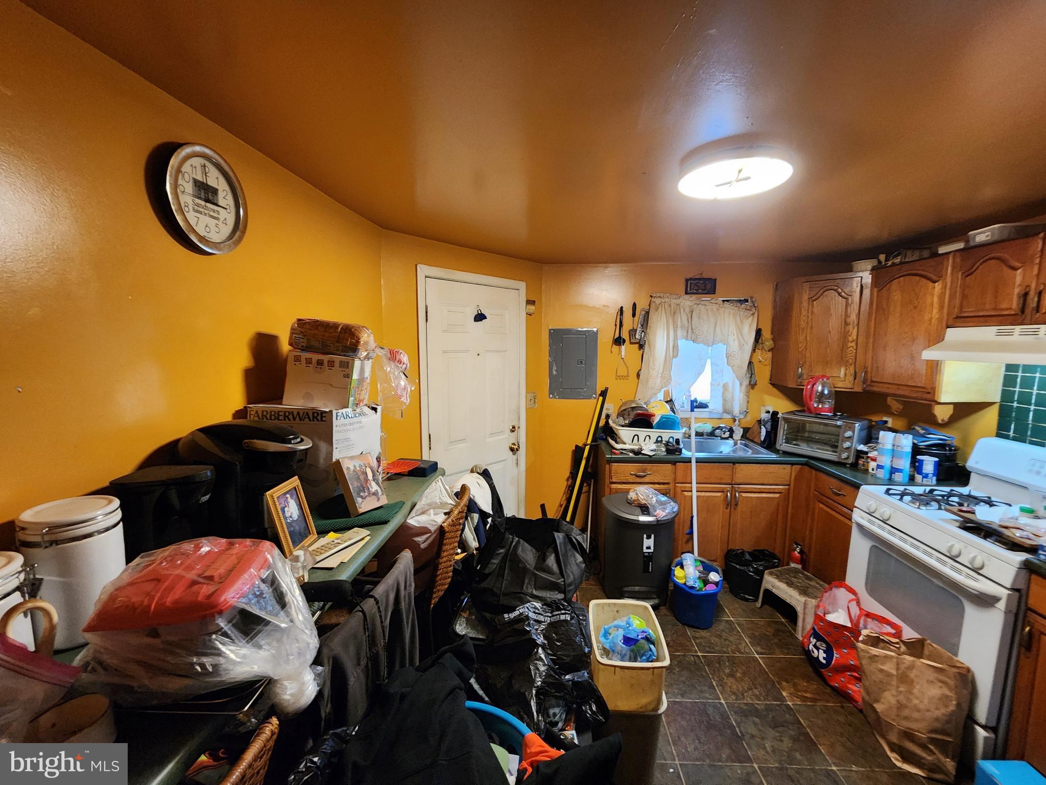 SANDTOWN-WINCHESTER - Residential