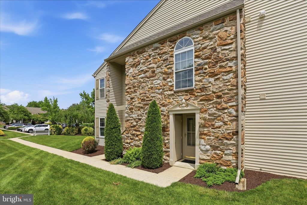 Photo of 223 Greenview Drive, LANCASTER, PA 17601 (MLS # PALA2088964)