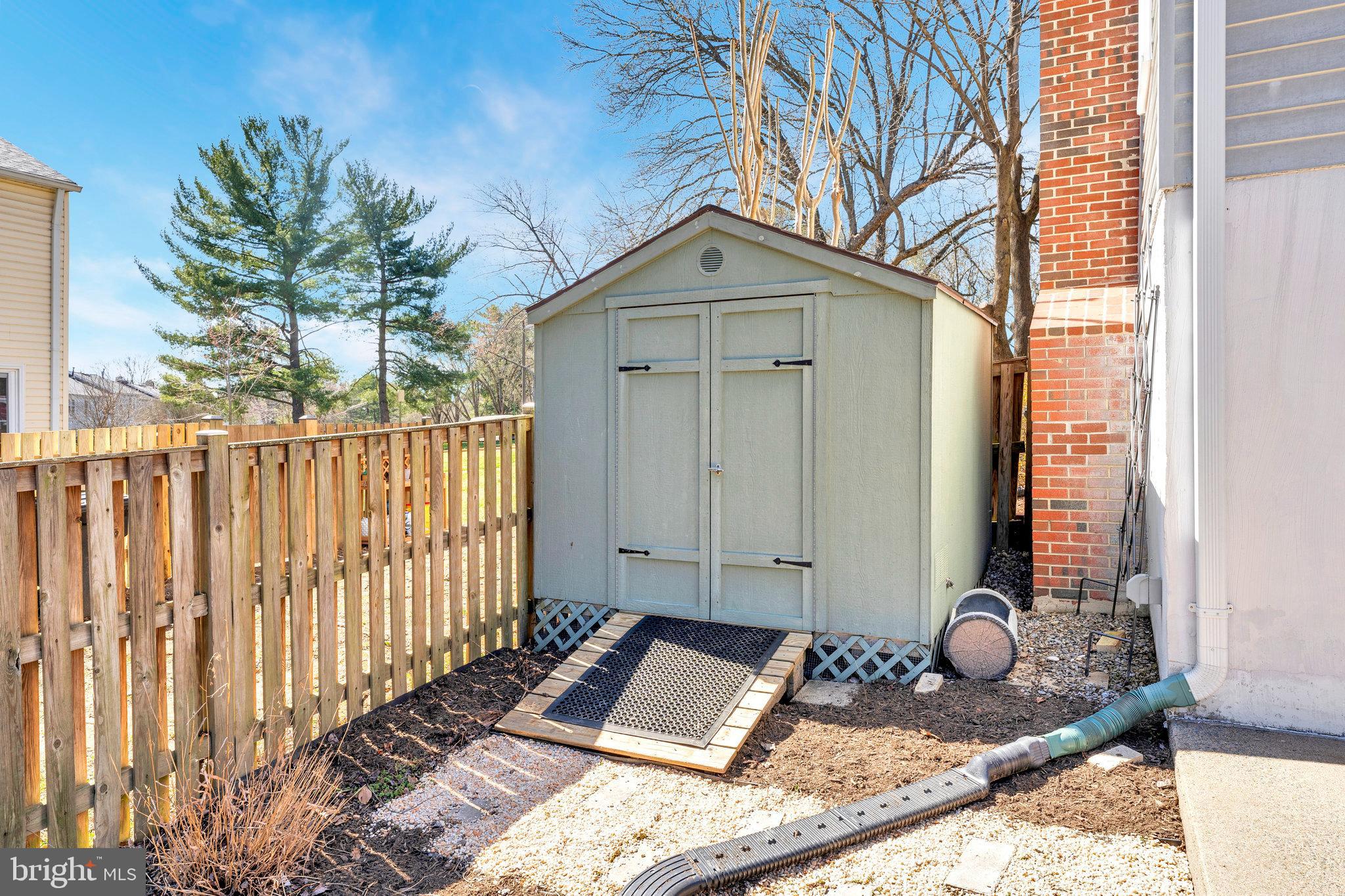 LAKE BRADDOCK - Residential