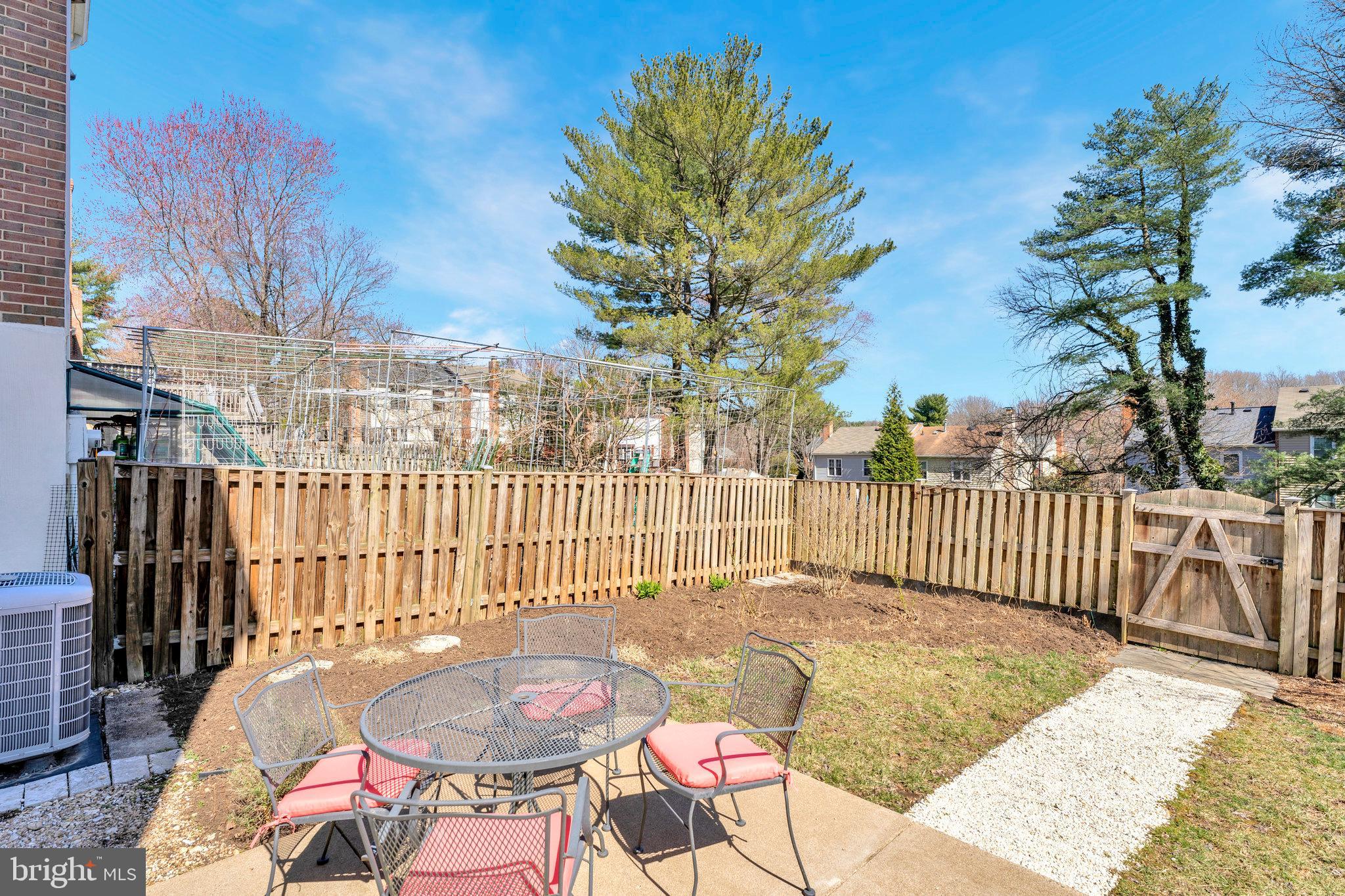 LAKE BRADDOCK - Residential