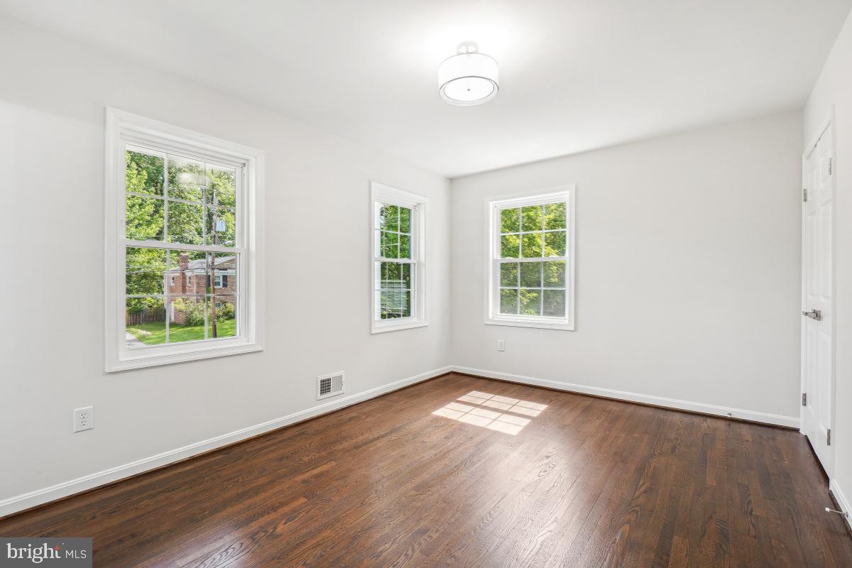 POTOMAC WOODS - Residential