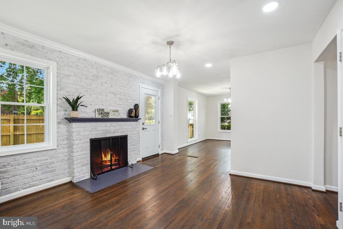 POTOMAC WOODS - Residential