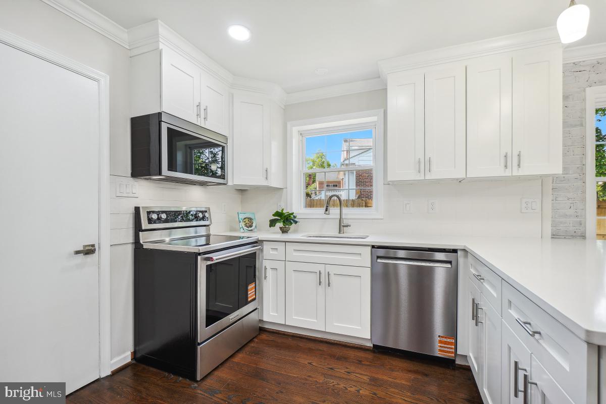 POTOMAC WOODS - Residential