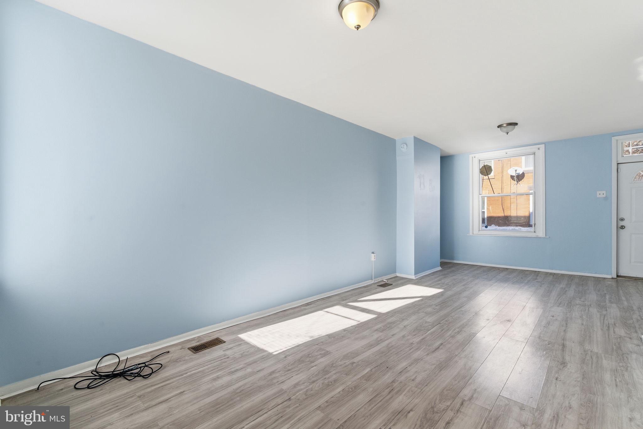 STRAWBERRY MANSION - Residential