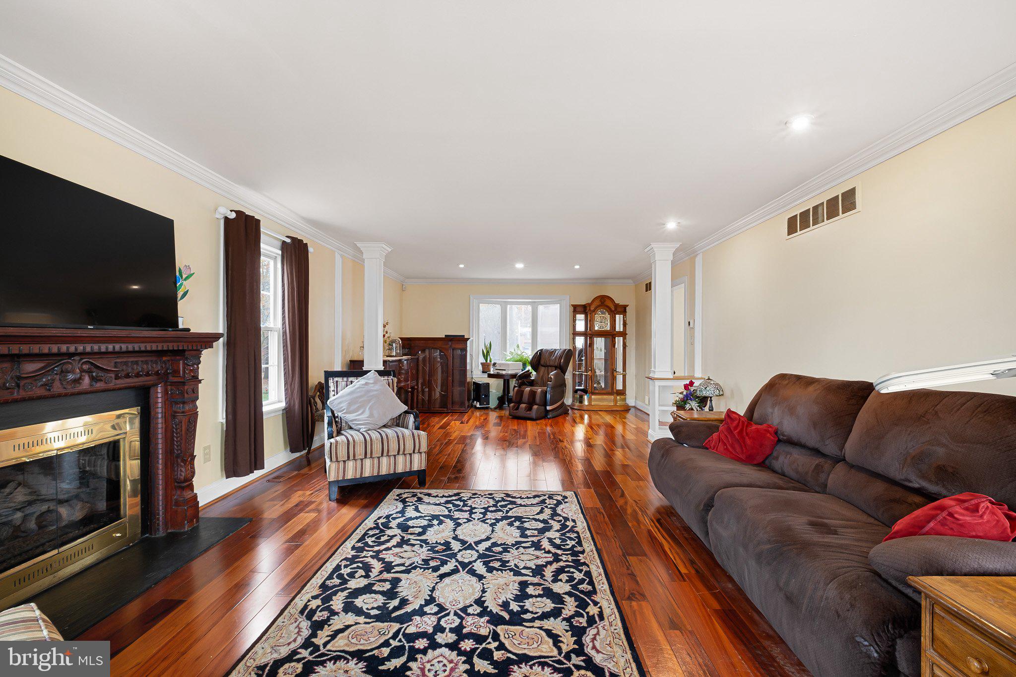 337 NICHOLAS COURT