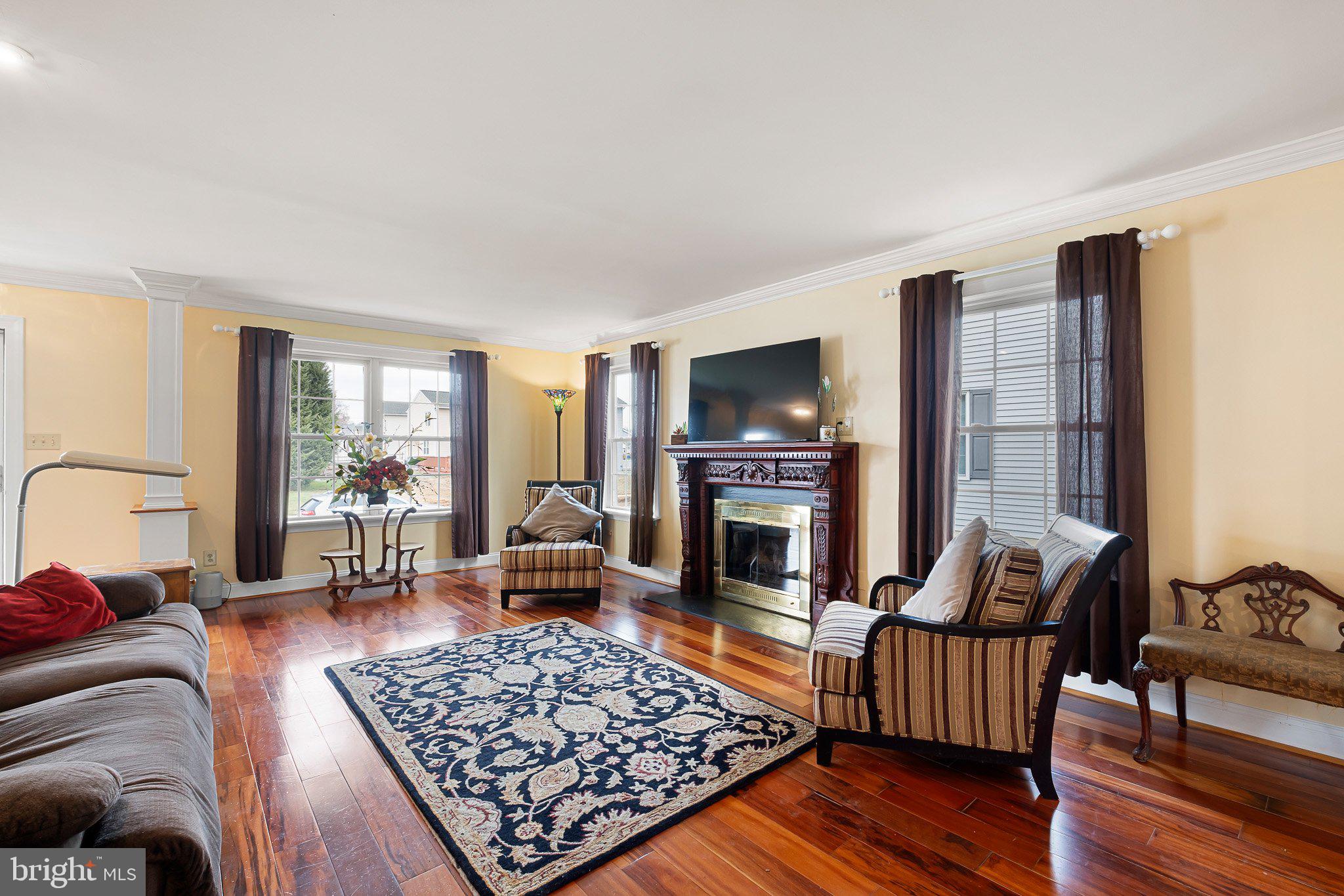 337 NICHOLAS COURT