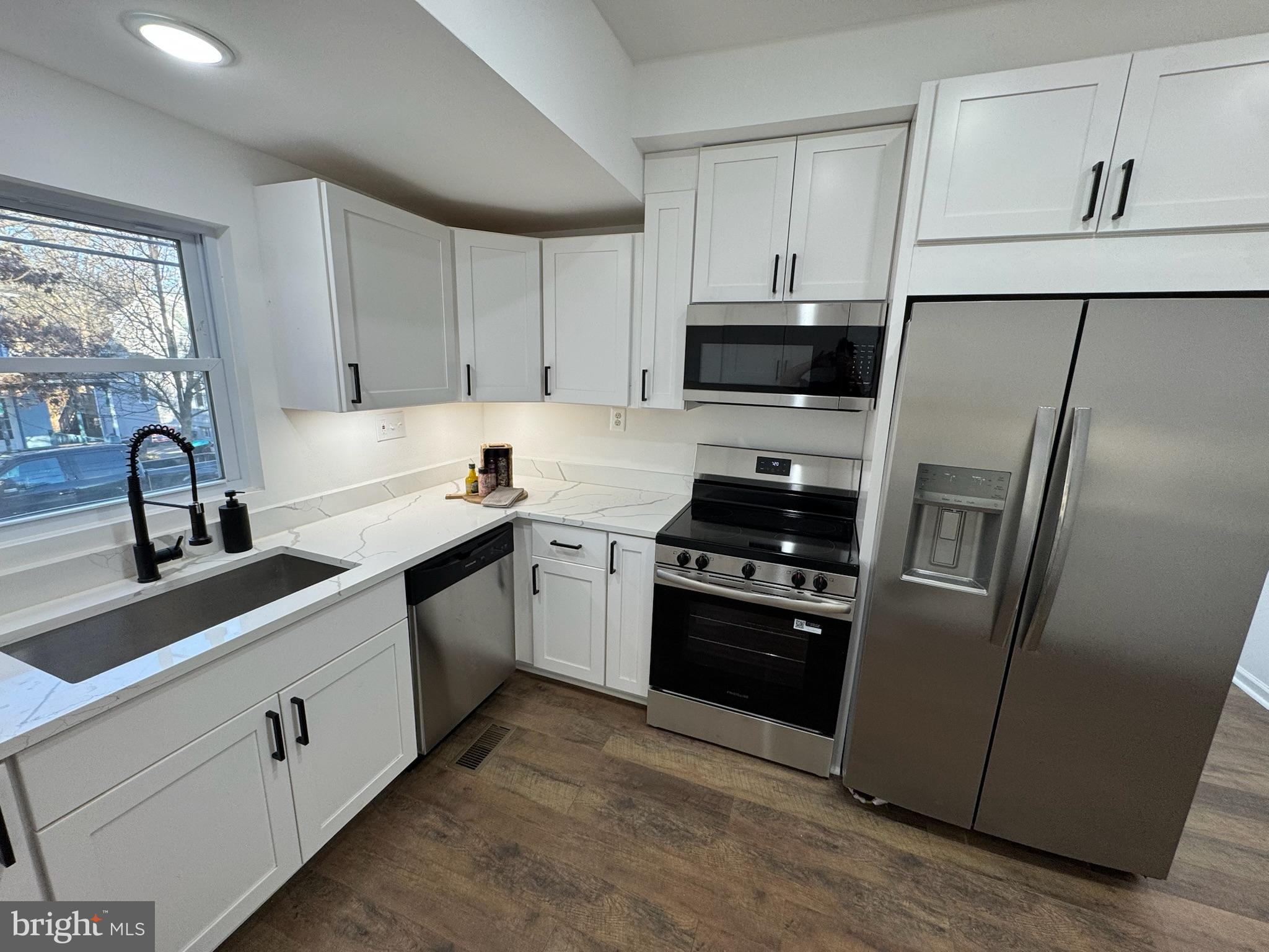 MT RAINIER - Residential