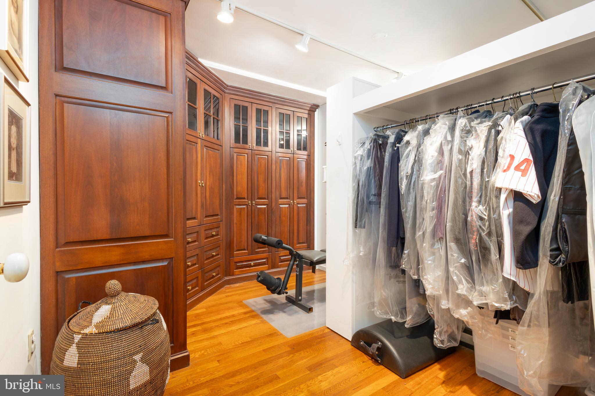 RITTENHOUSE SQUARE - Residential