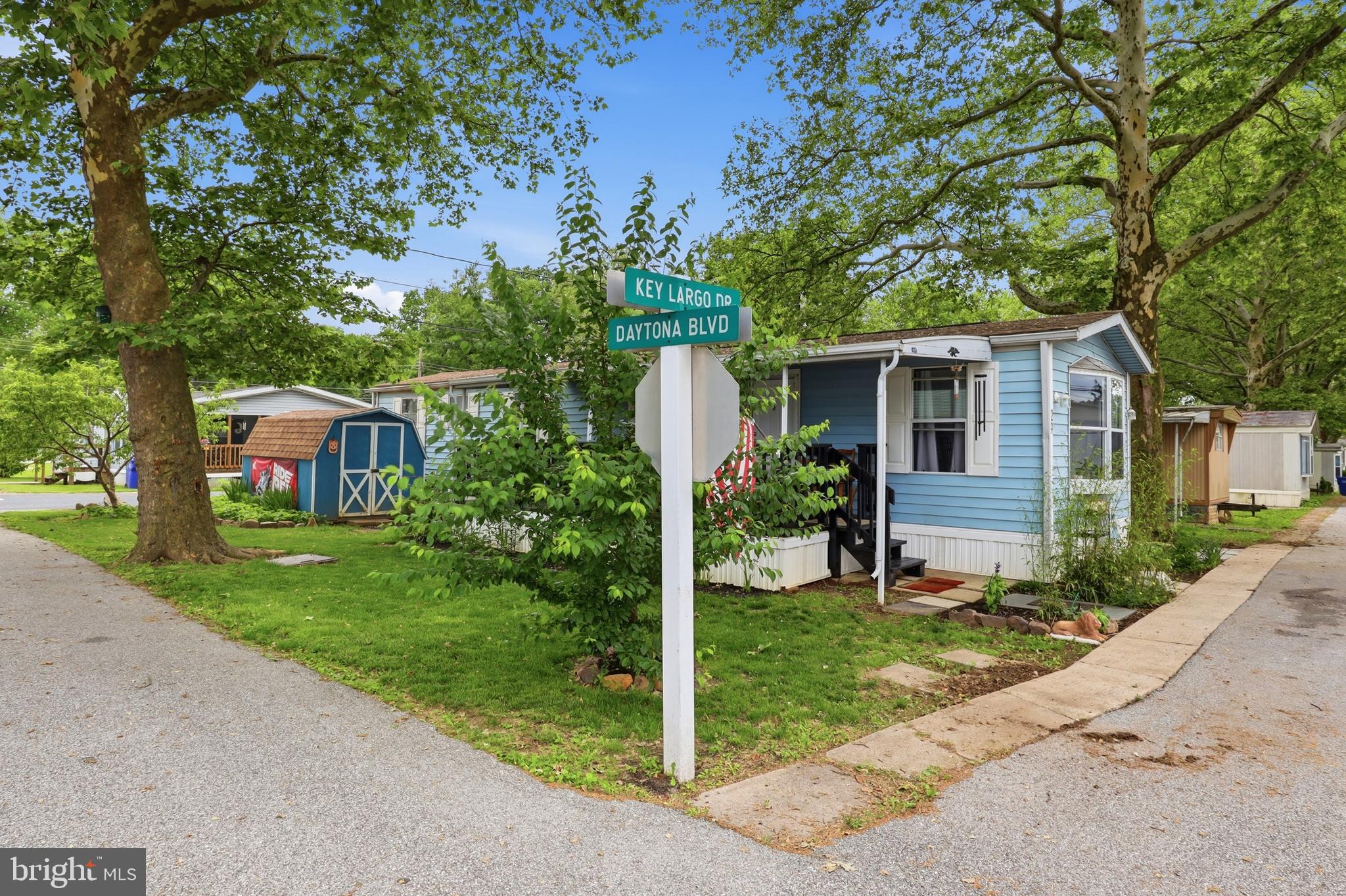29 KEY LARGO DRIVE