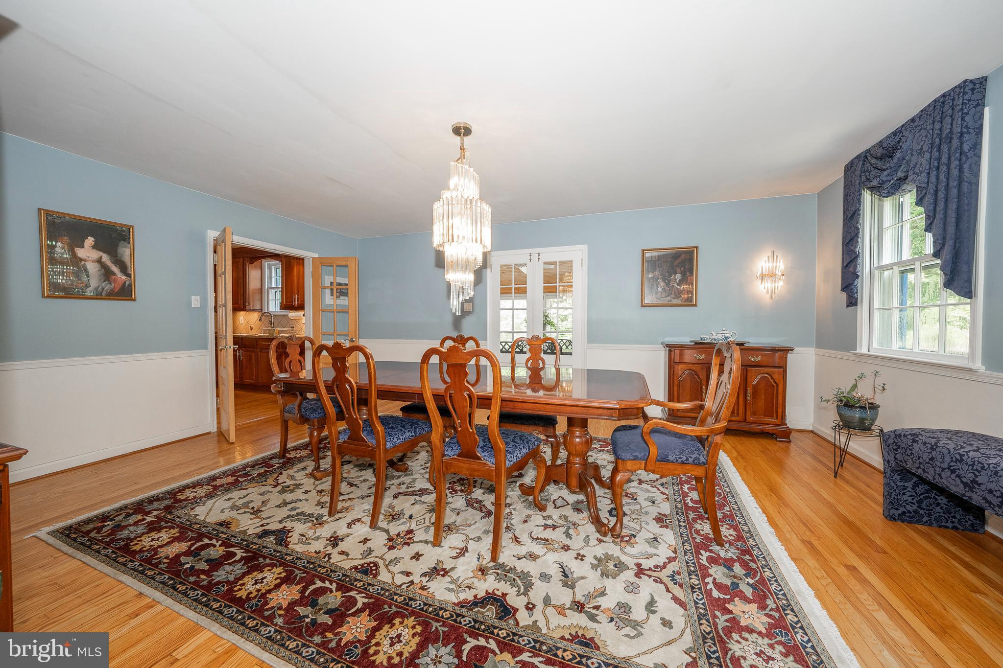 CHESTNUT HILL - Residential