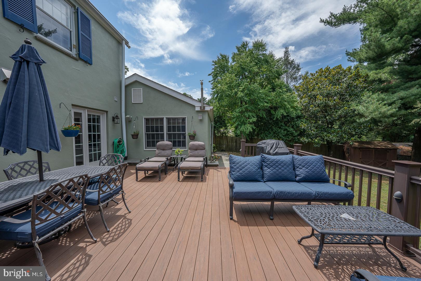 CHESTNUT HILL - Residential