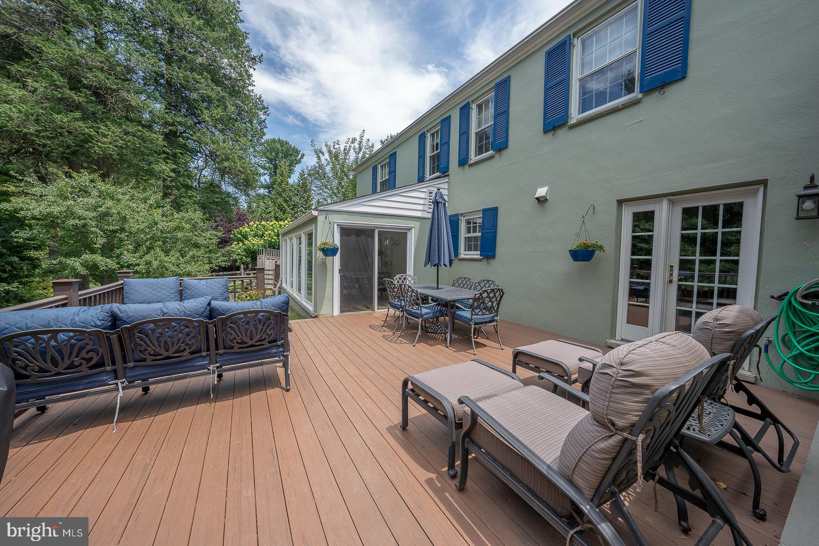 CHESTNUT HILL - Residential