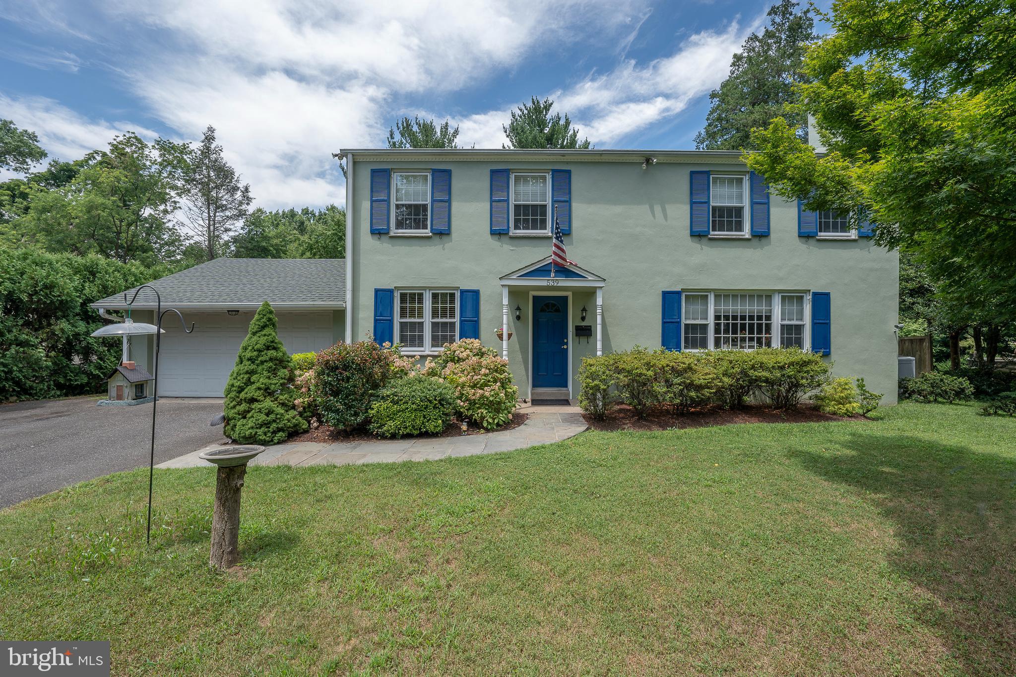 CHESTNUT HILL - Residential