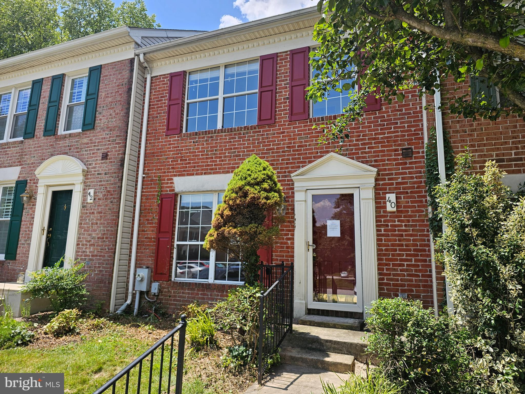 40 WHITE PINE COURT