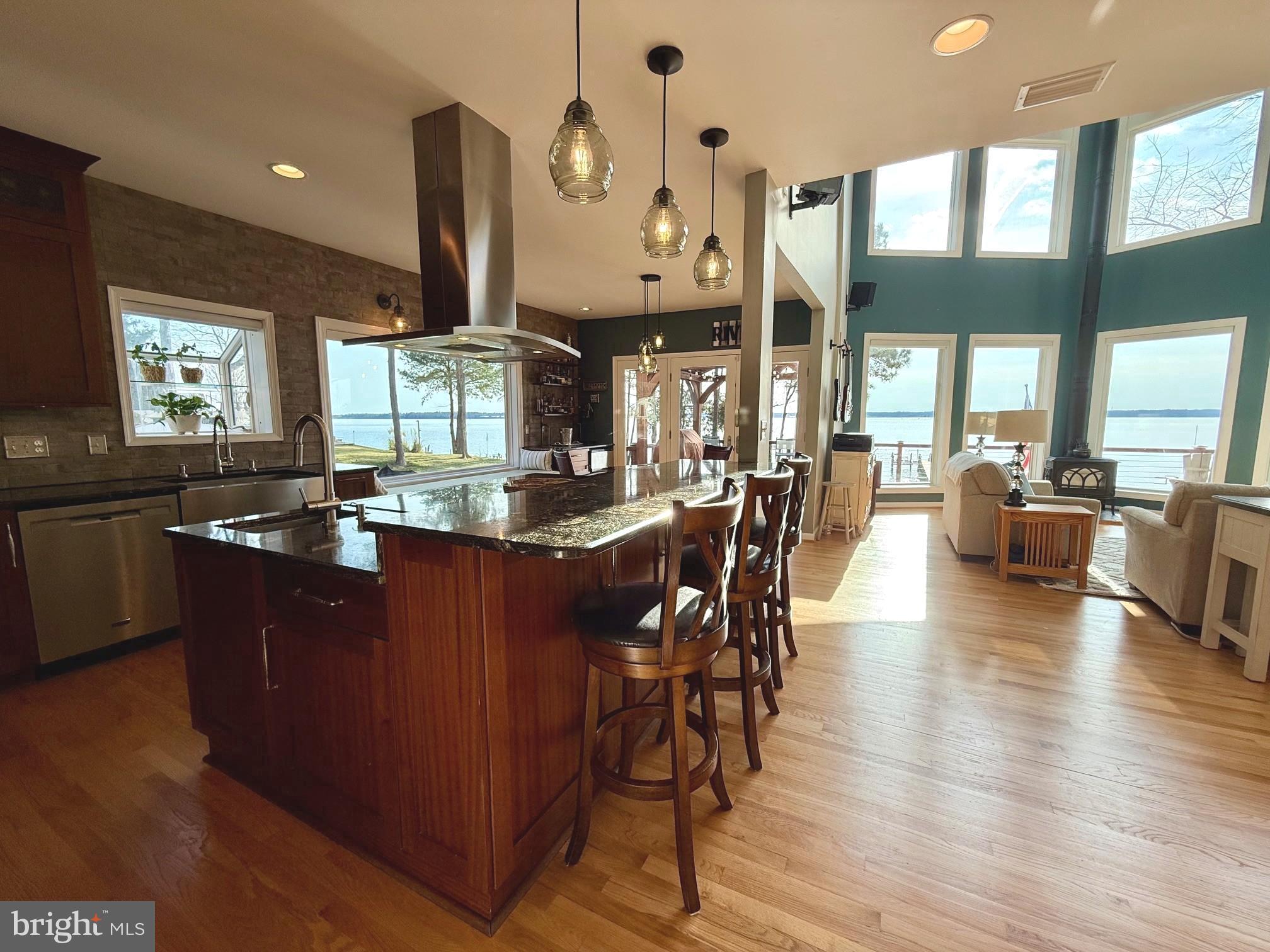 DRUM POINT - Residential