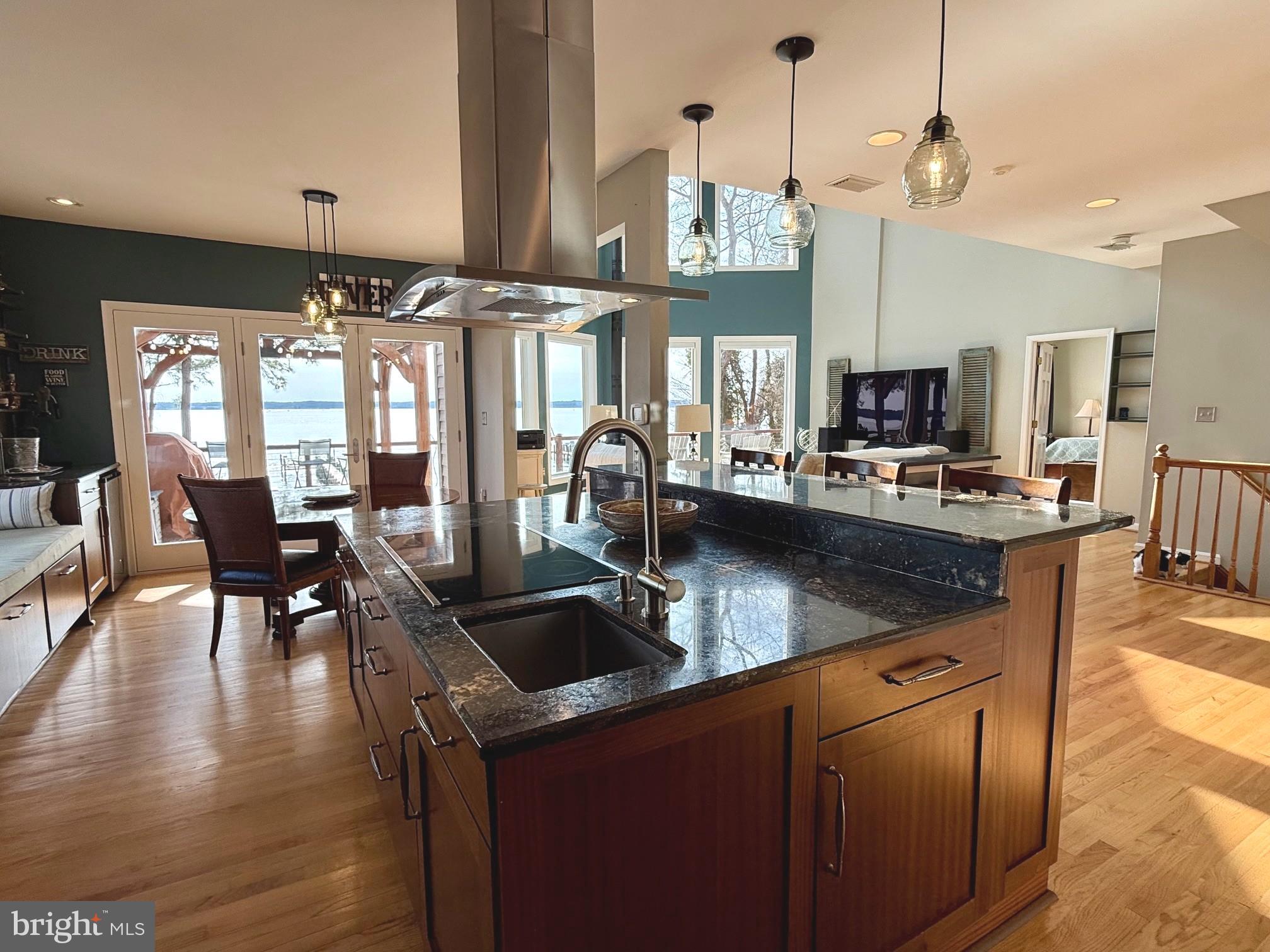 DRUM POINT - Residential