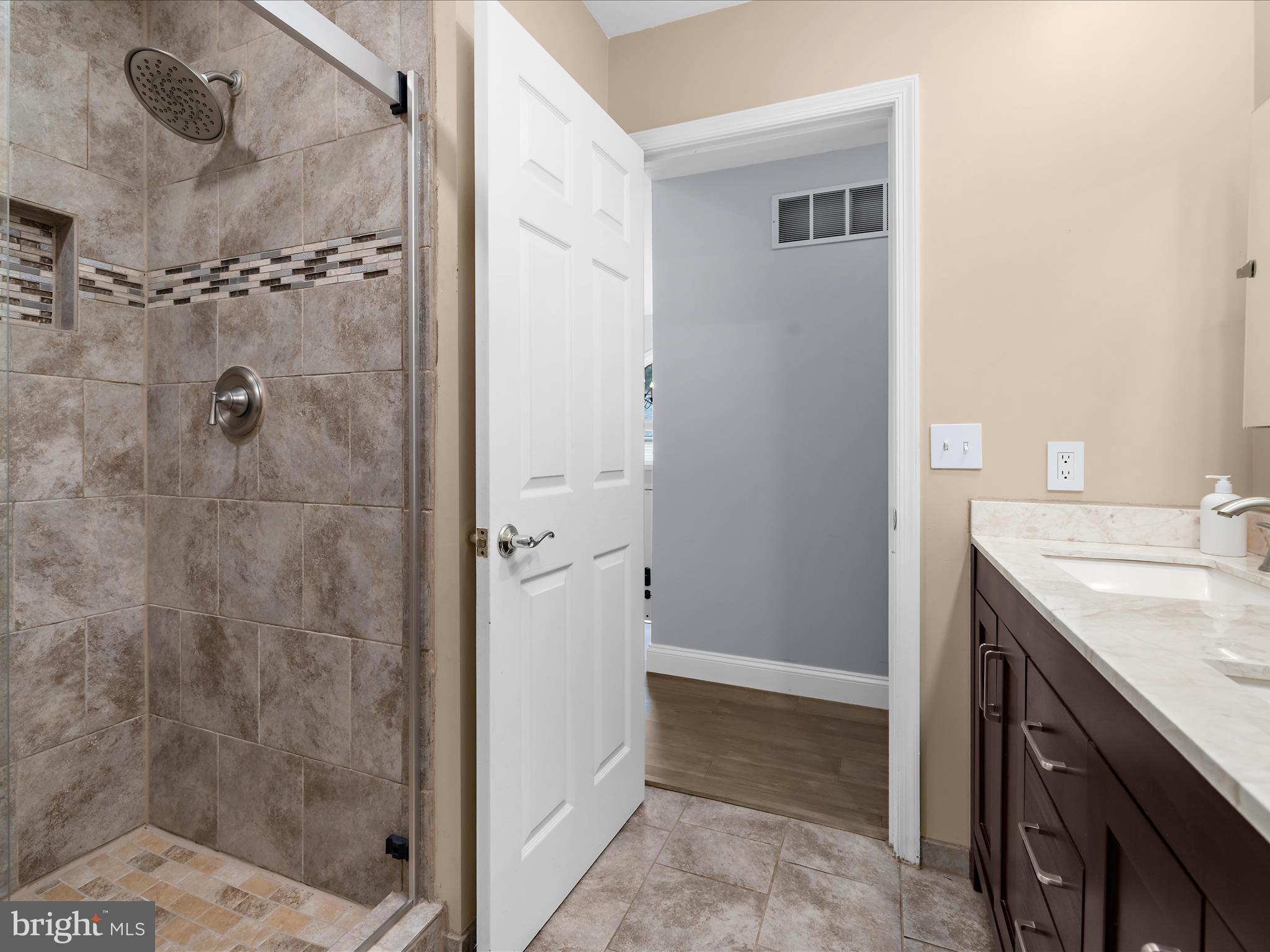 GALLATIN WOODS - Residential