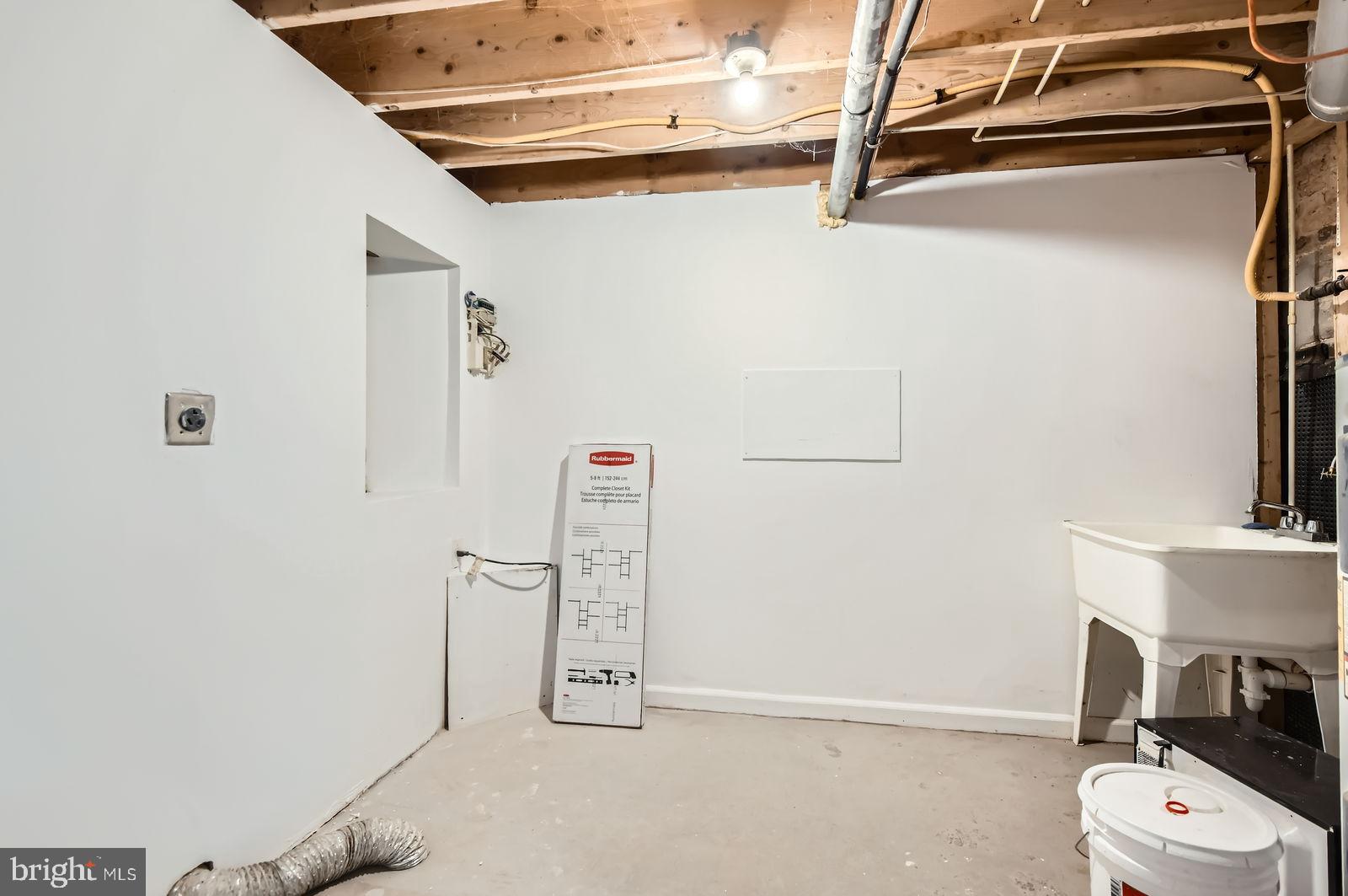 CARROLL PARK - Residential Lease