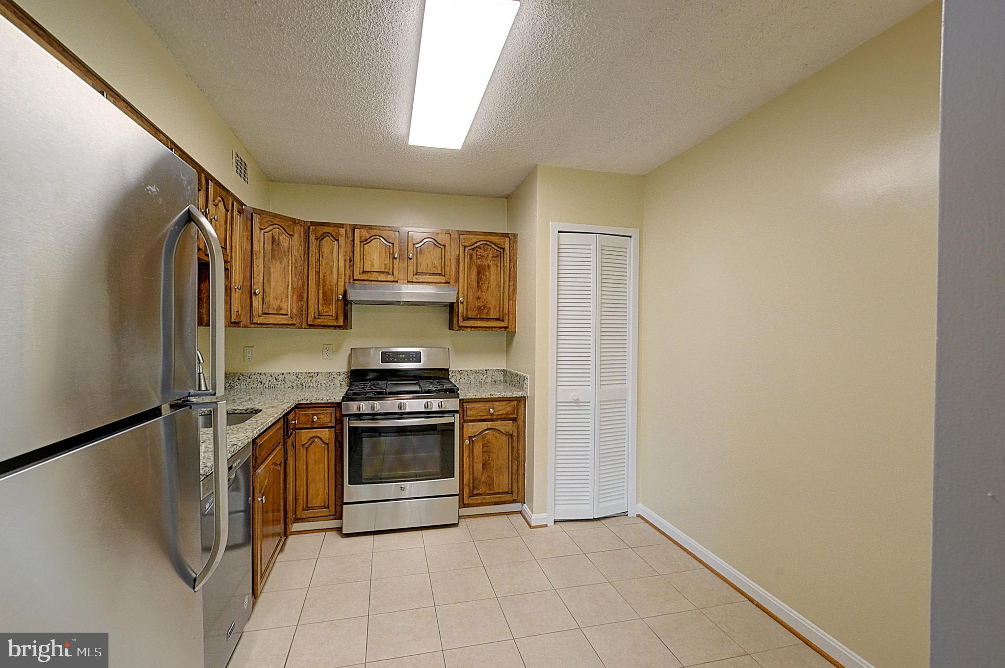 PROMENADE TOWERS - Residential