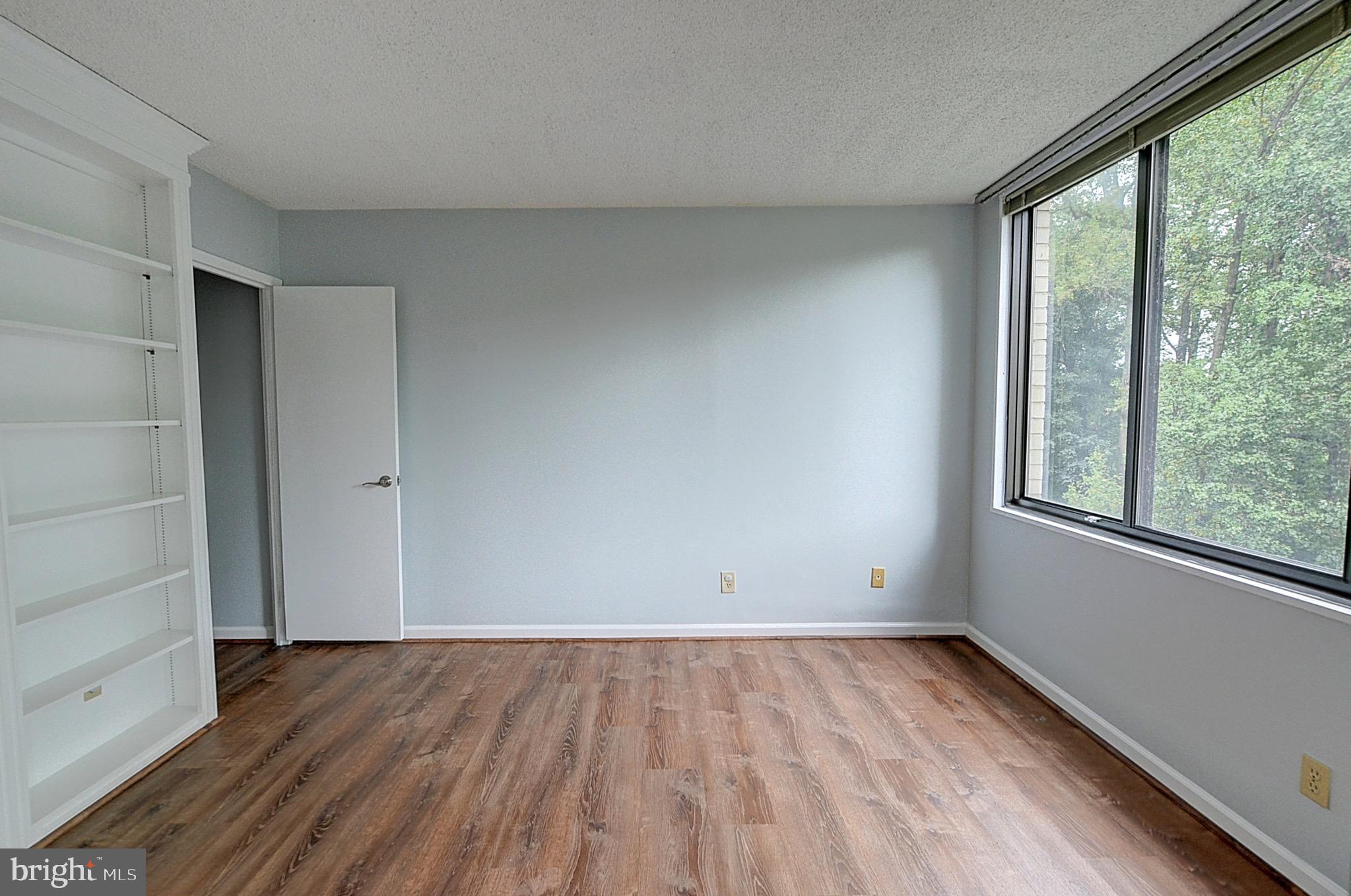 PROMENADE TOWERS - Residential