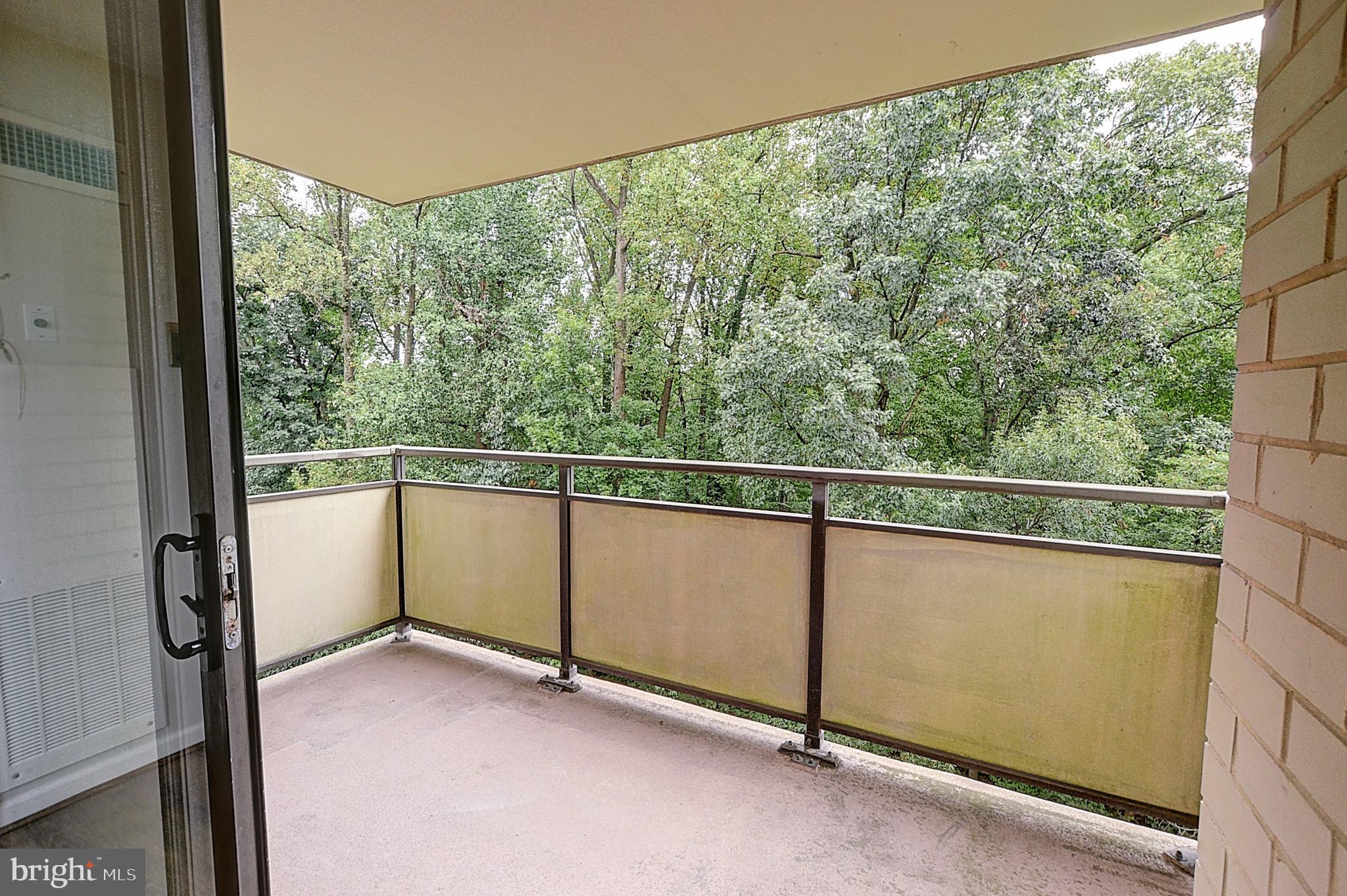 PROMENADE TOWERS - Residential