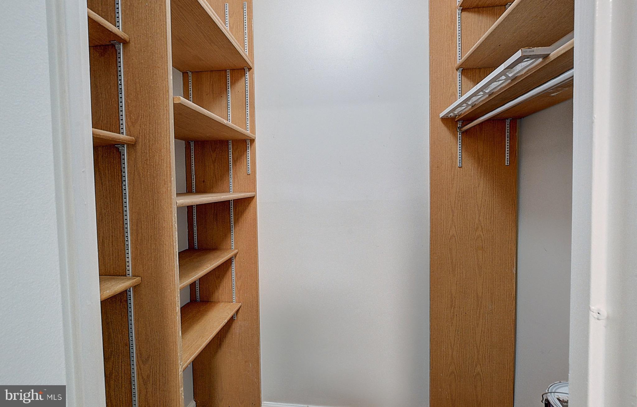 PROMENADE TOWERS - Residential