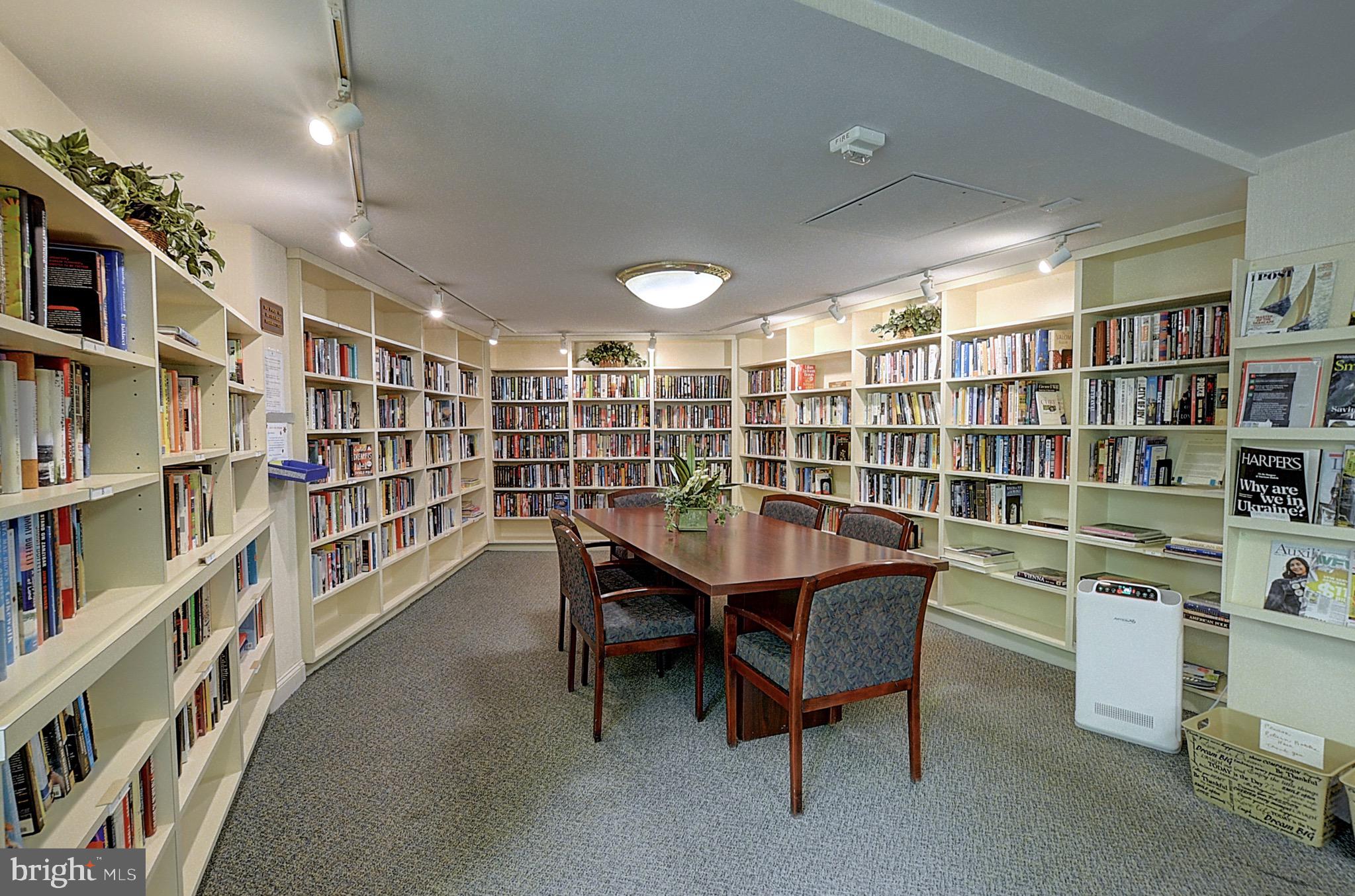 PROMENADE TOWERS - Residential