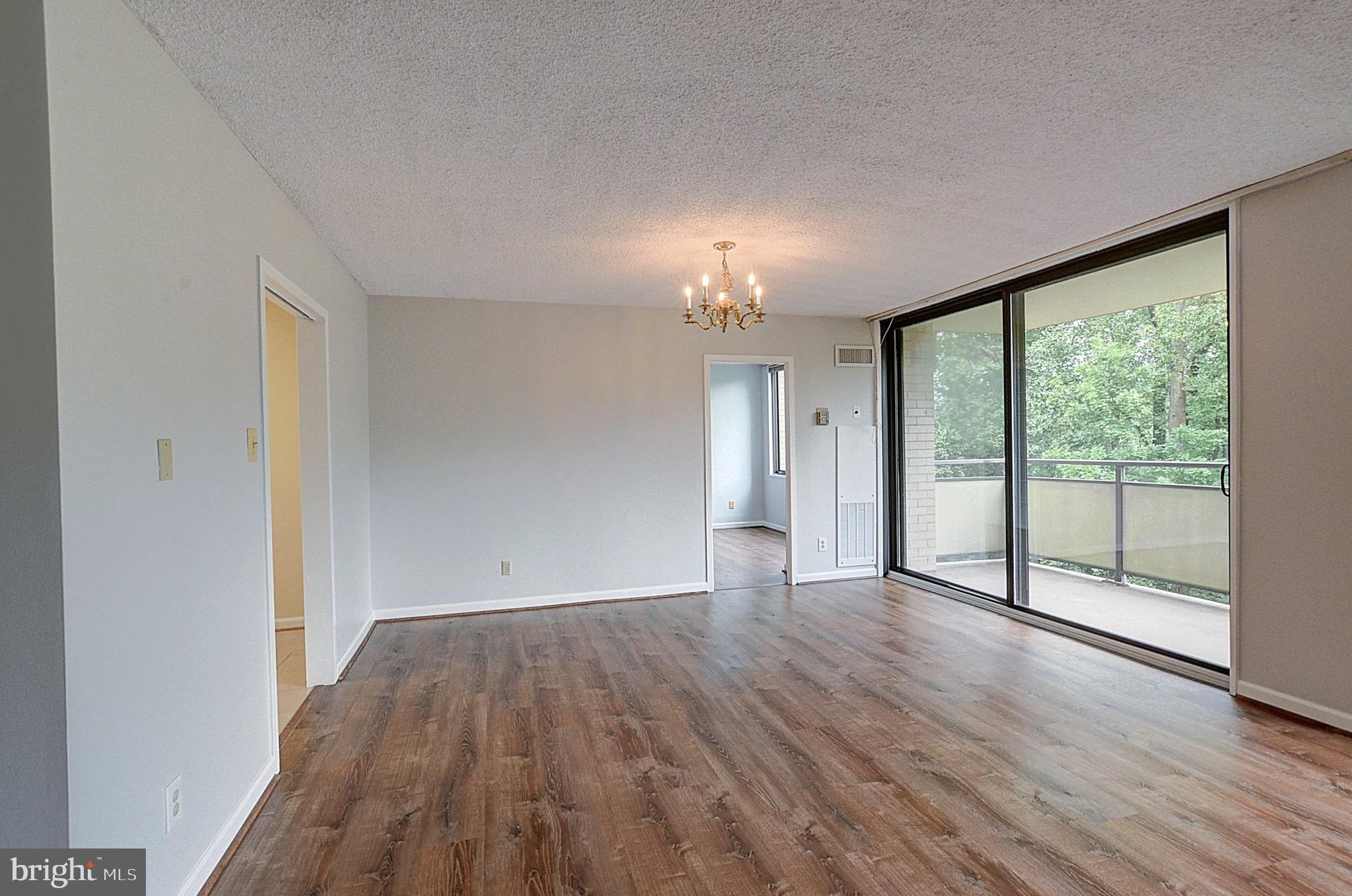 PROMENADE TOWERS - Residential