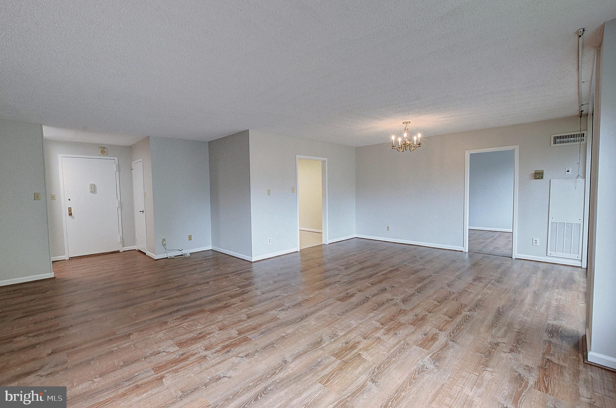 PROMENADE TOWERS - Residential