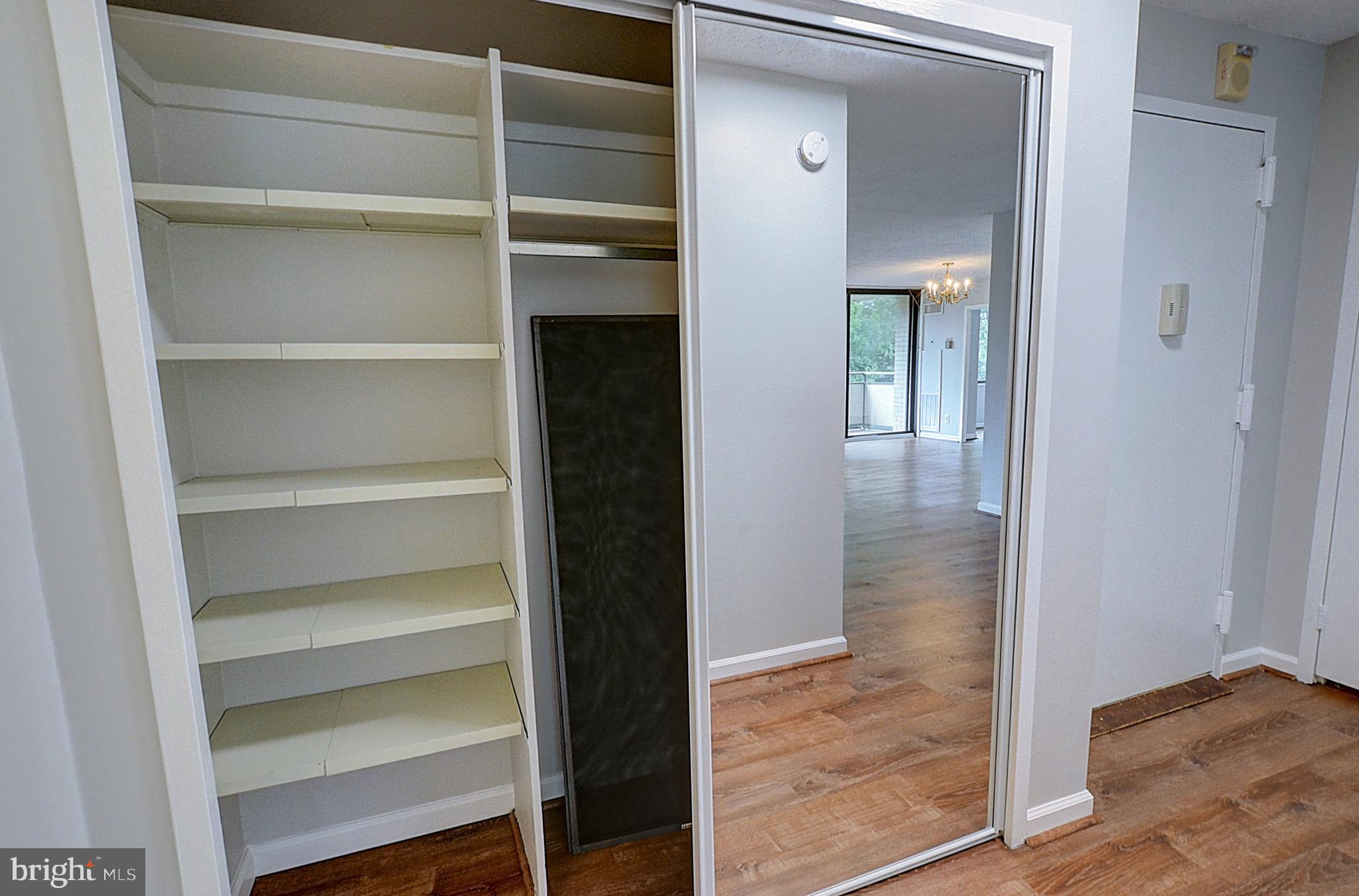 PROMENADE TOWERS - Residential