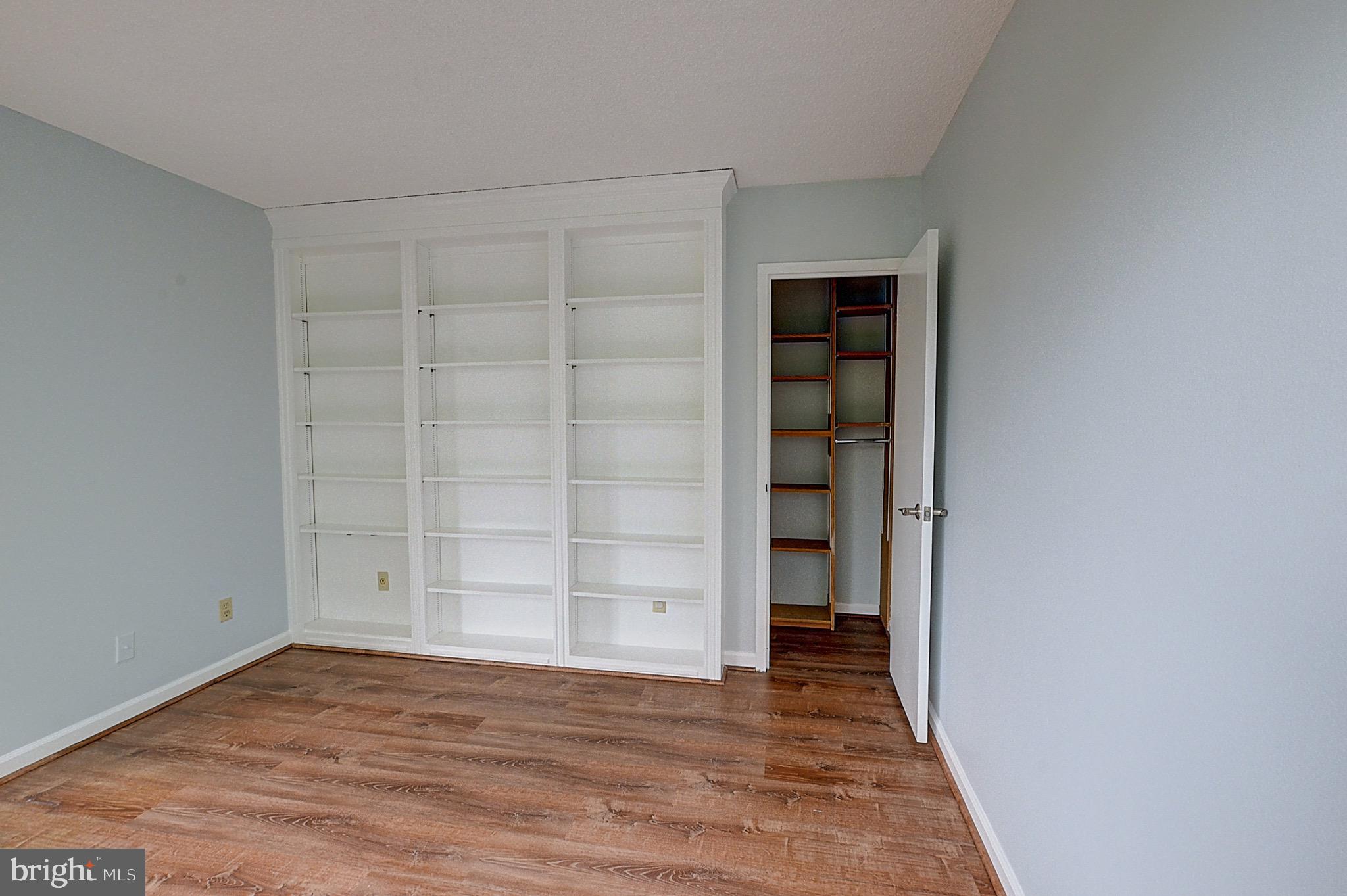 PROMENADE TOWERS - Residential