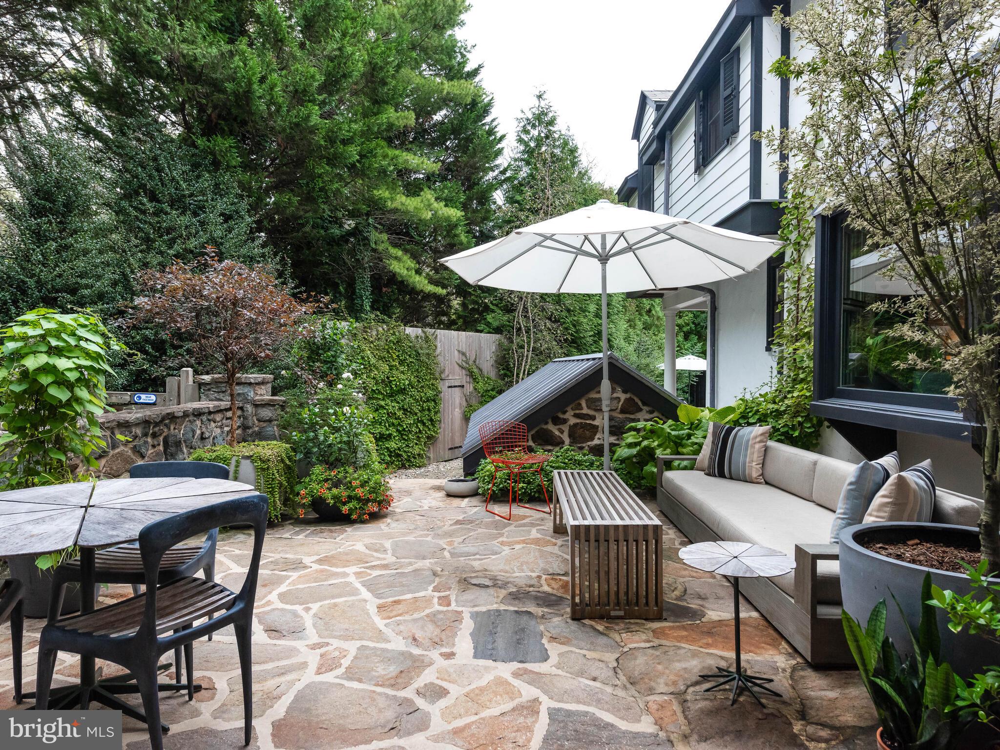 RADNOR HUNT - Residential