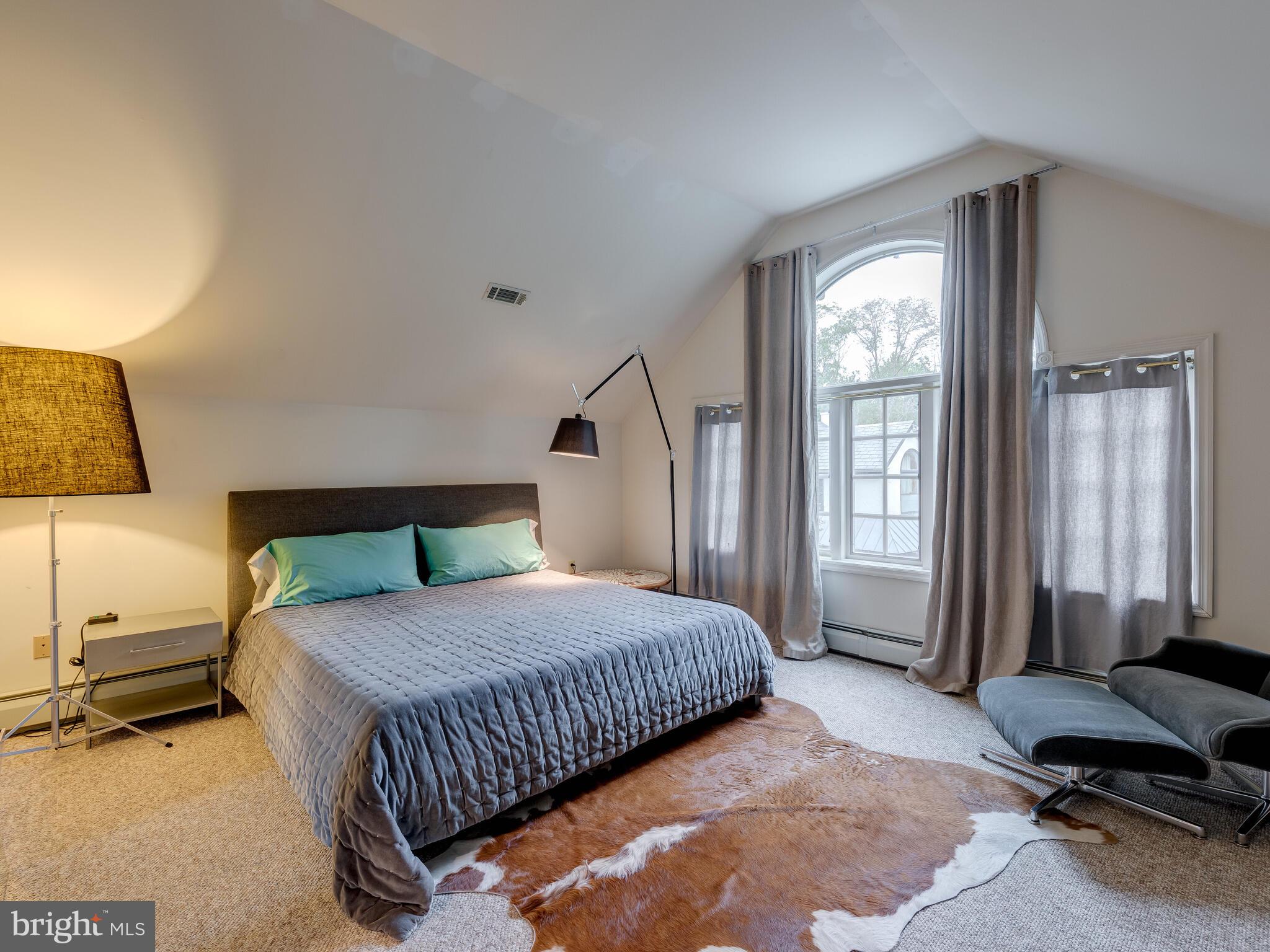 RADNOR HUNT - Residential