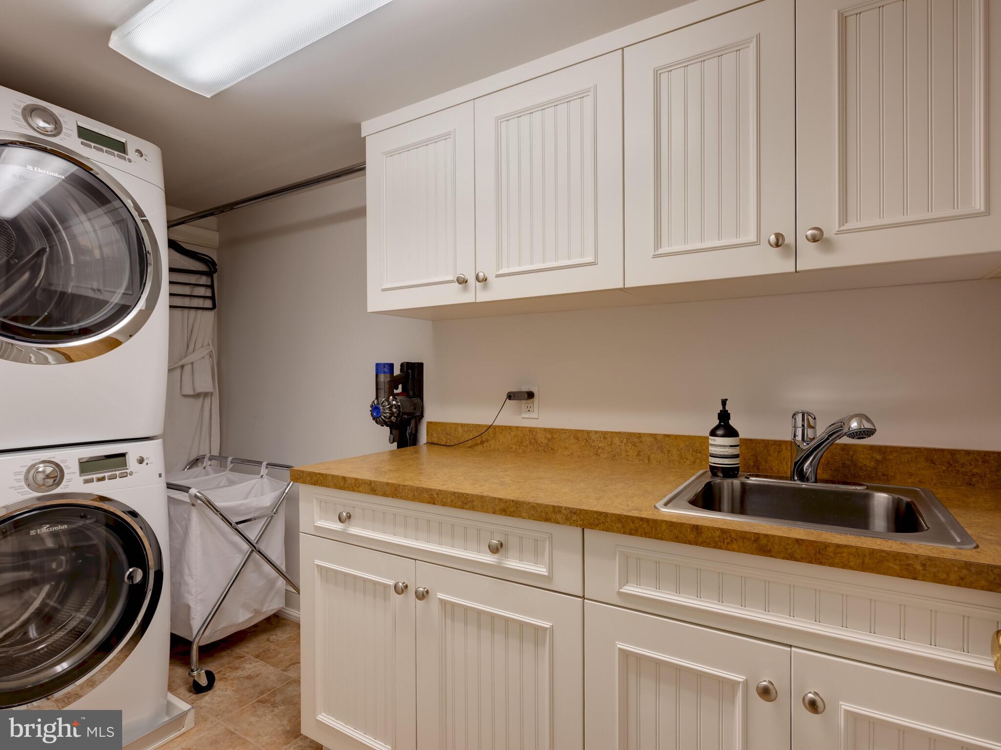 RADNOR HUNT - Residential