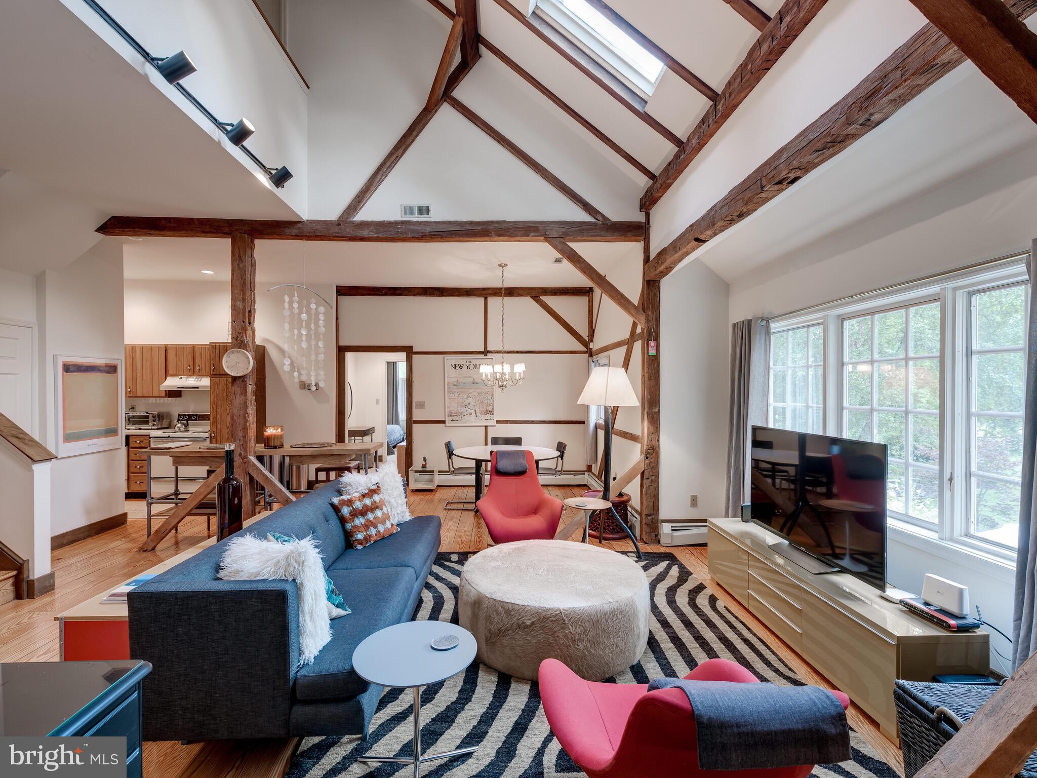 RADNOR HUNT - Residential