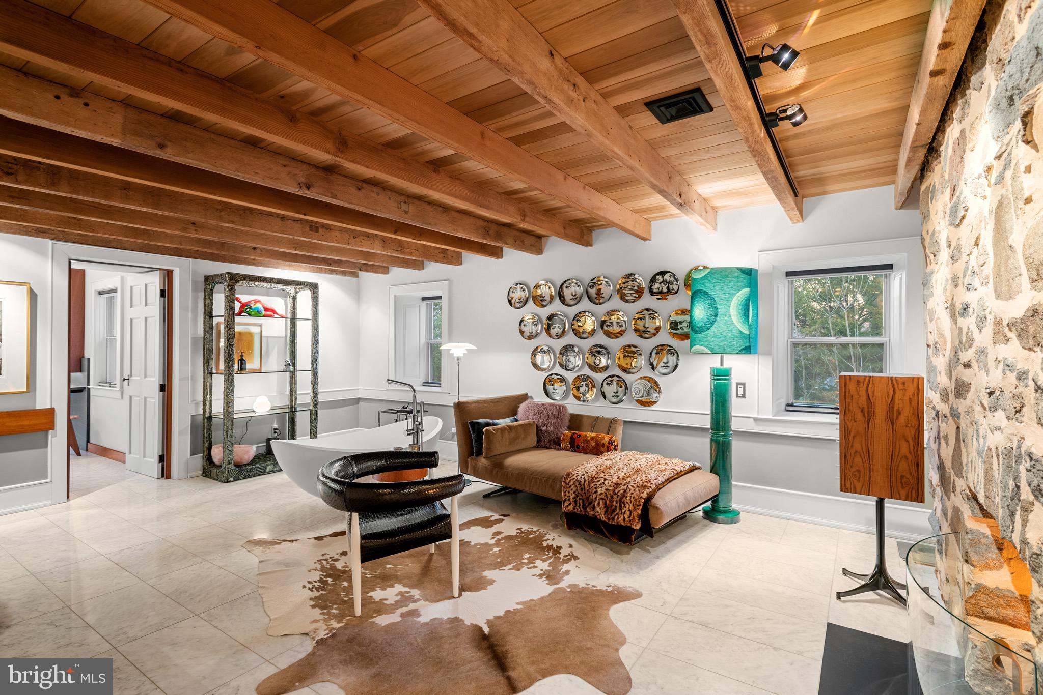 RADNOR HUNT - Residential