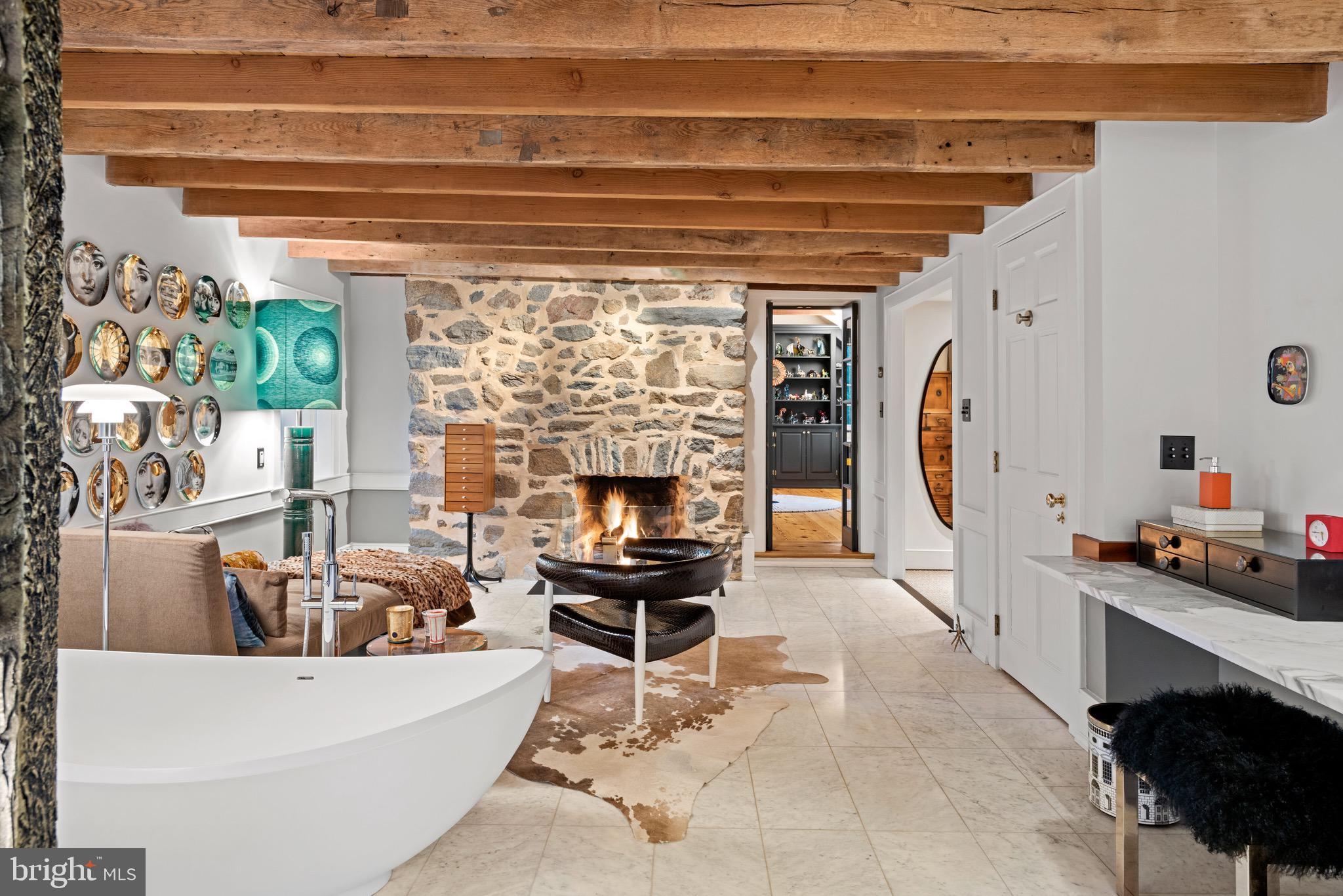 RADNOR HUNT - Residential