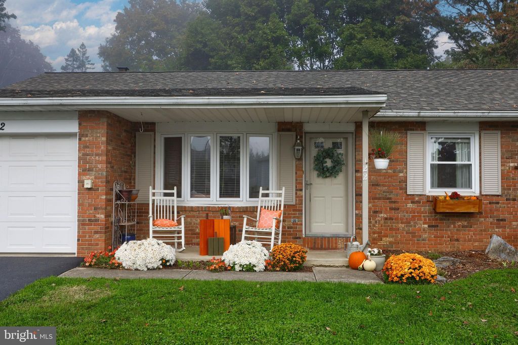 Photo of 122 S Oak Street, Lititz, PA 17543 (MLS # PALA2041704)