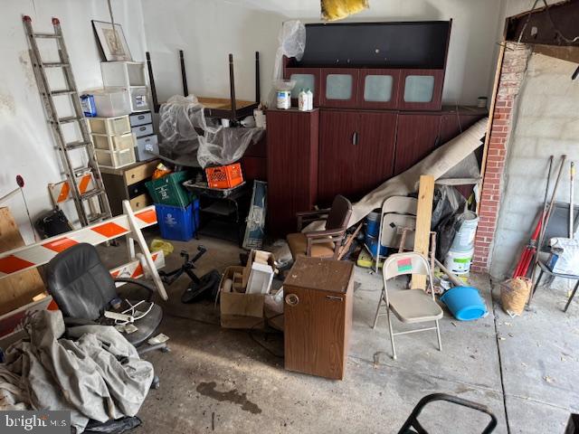 POINT BREEZE - Residential Income