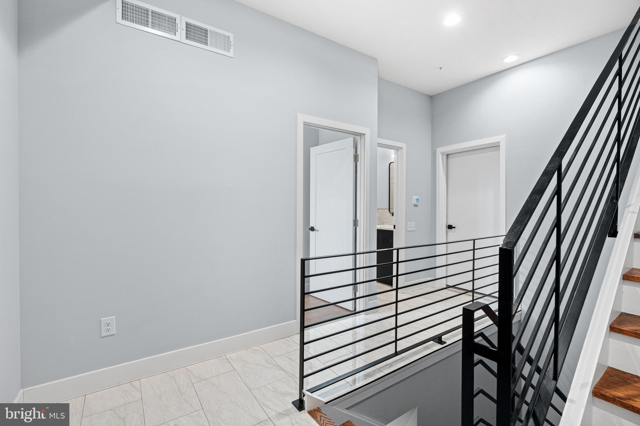 STRAWBERRY MANSION - Residential