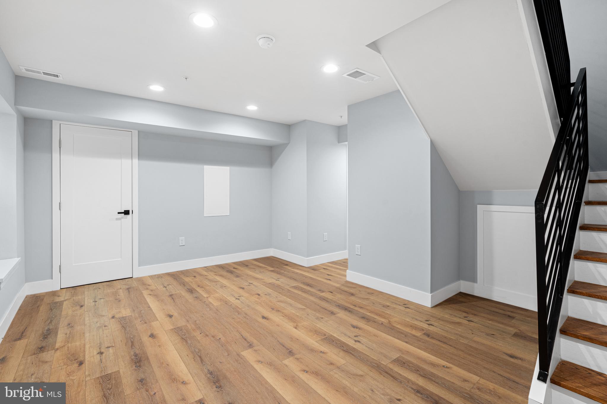 STRAWBERRY MANSION - Residential