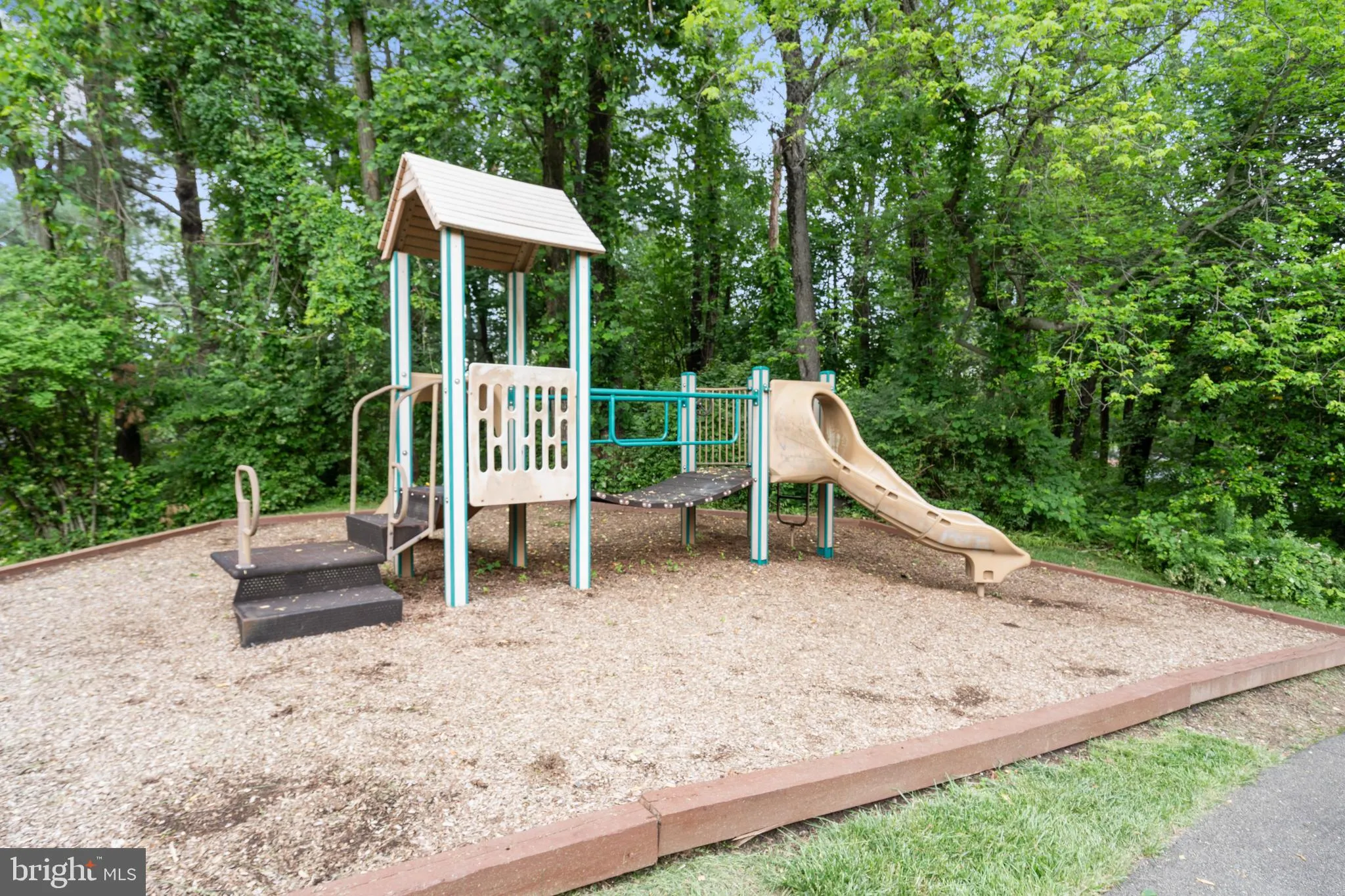 Burke, Virginia 22015, United States, 4 Bedrooms Bedrooms, ,3 BathroomsBathrooms,Residential,Contingent,130459