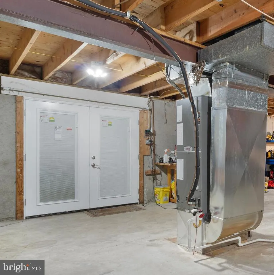 Burke, Virginia 22015, United States, 4 Bedrooms Bedrooms, ,3 BathroomsBathrooms,Residential,Contingent,130459