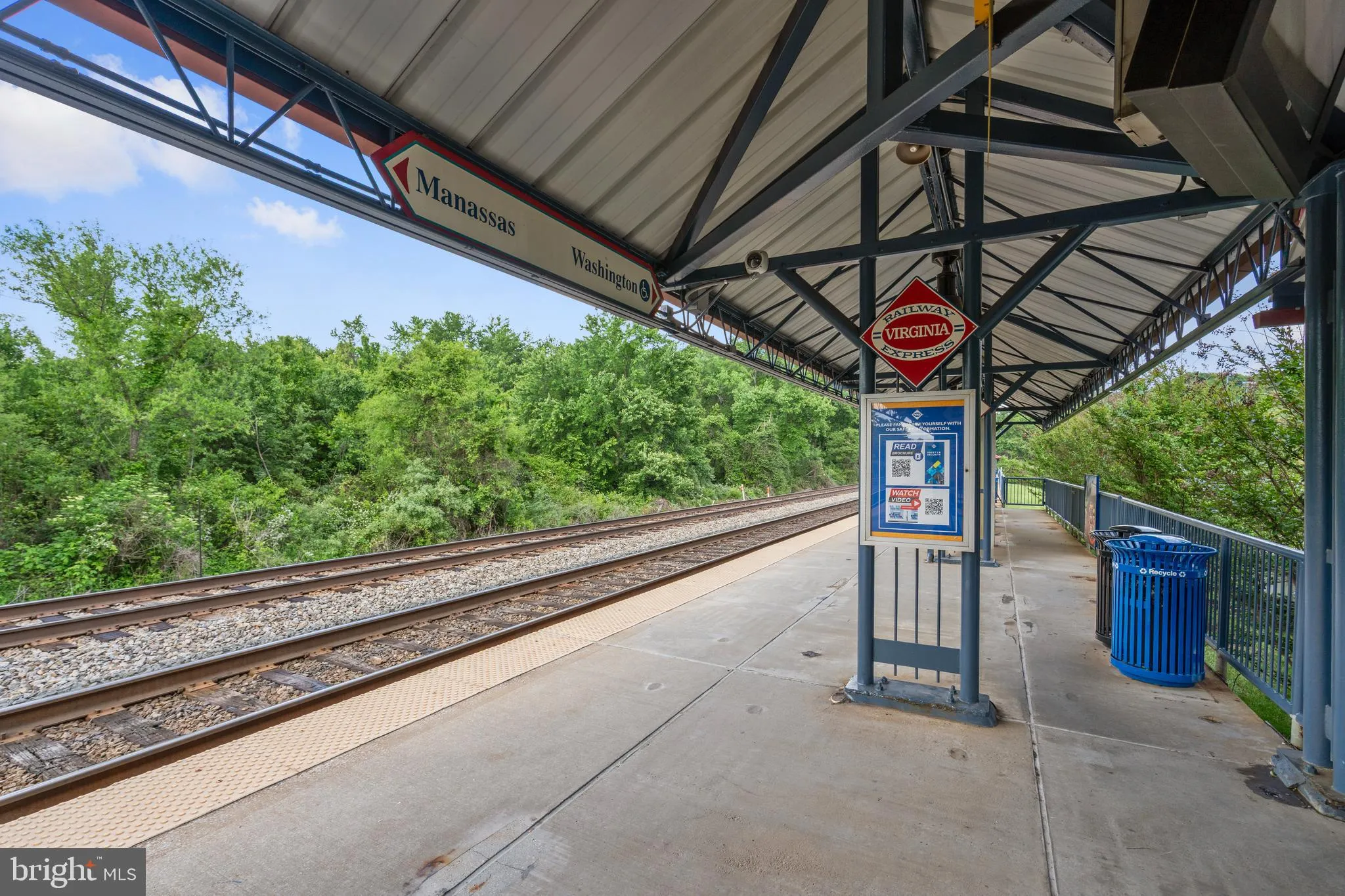 Burke, Virginia 22015, United States, 4 Bedrooms Bedrooms, ,3 BathroomsBathrooms,Residential,Contingent,130459