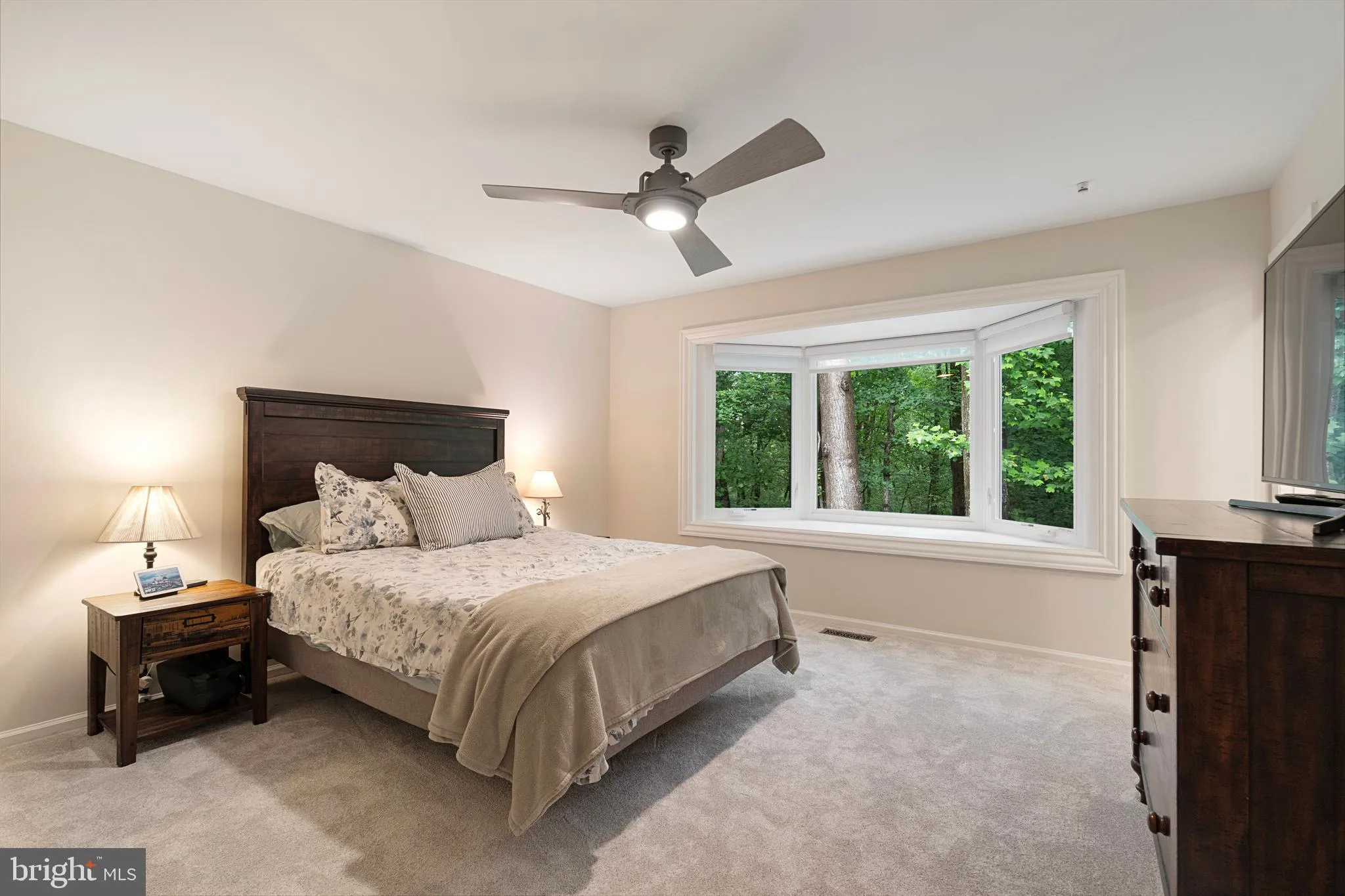 Burke, Virginia 22015, United States, 4 Bedrooms Bedrooms, ,3 BathroomsBathrooms,Residential,Contingent,130459