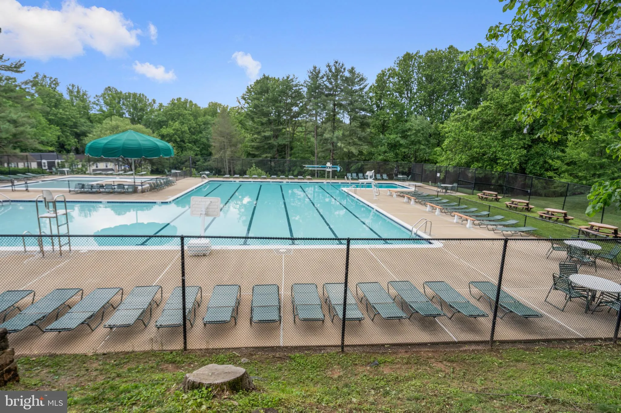 Burke, Virginia 22015, United States, 4 Bedrooms Bedrooms, ,3 BathroomsBathrooms,Residential,Contingent,130459