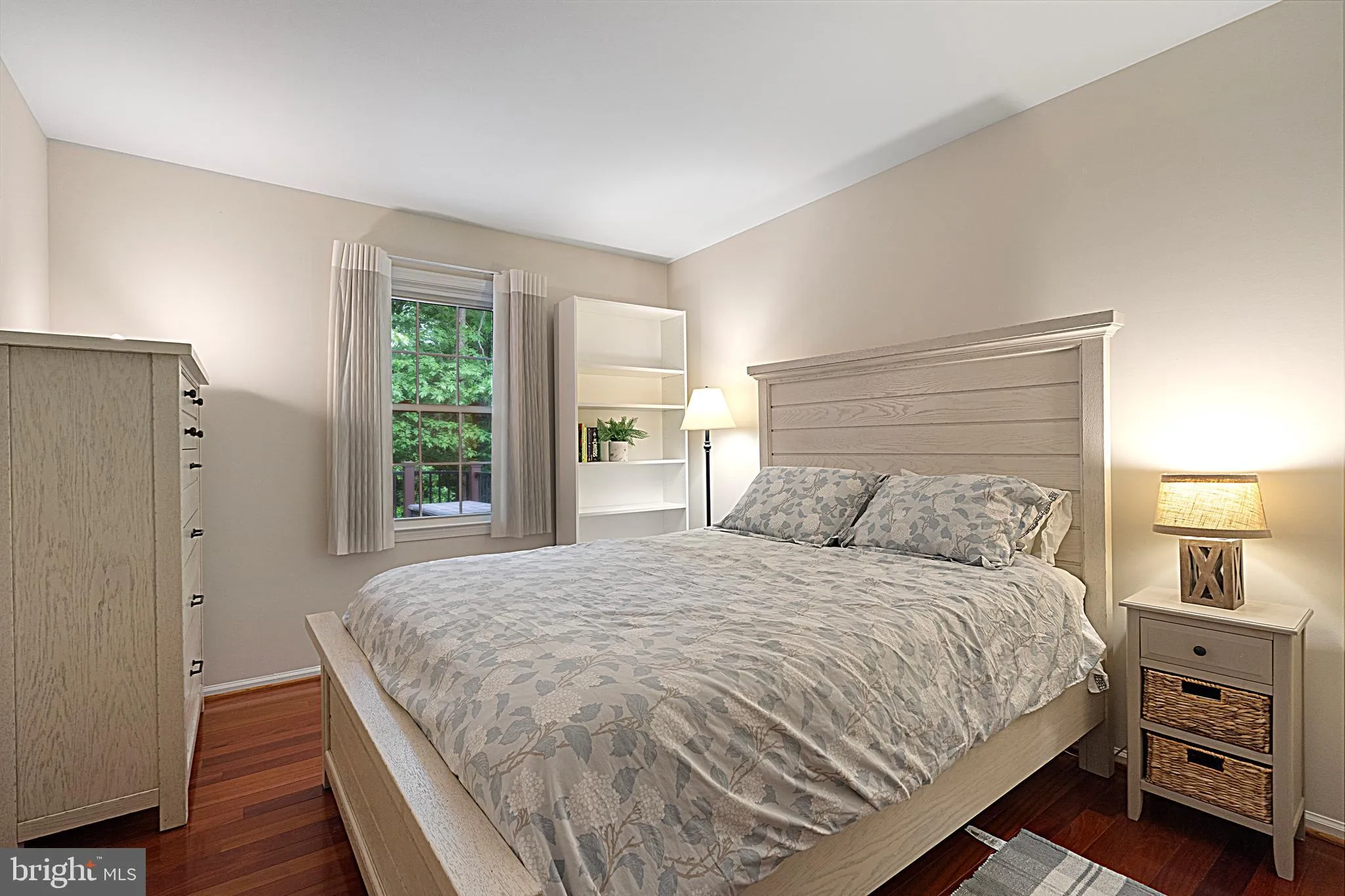 Burke, Virginia 22015, United States, 4 Bedrooms Bedrooms, ,3 BathroomsBathrooms,Residential,Contingent,130459