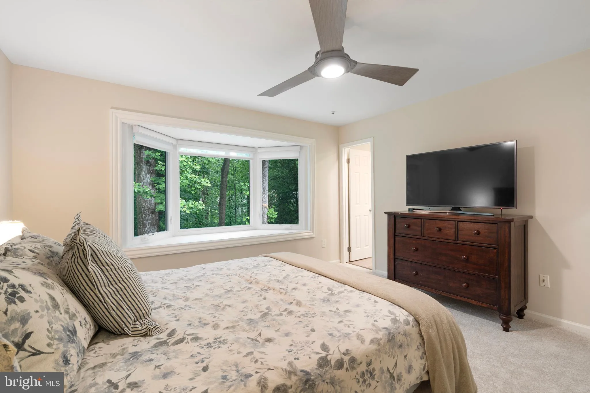 Burke, Virginia 22015, United States, 4 Bedrooms Bedrooms, ,3 BathroomsBathrooms,Residential,Contingent,130459