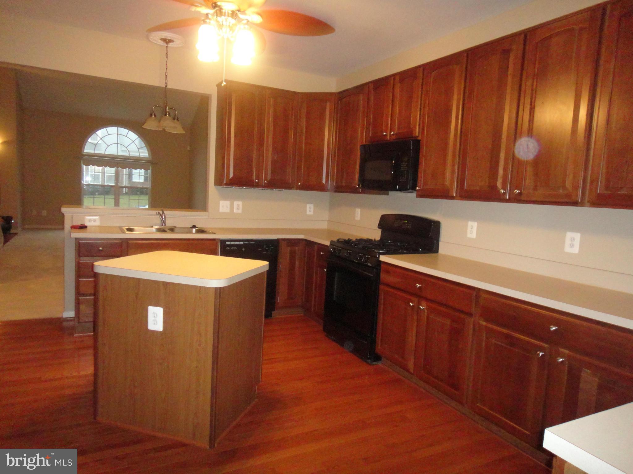 VILLAS AT THE RIDGES - Residential Lease